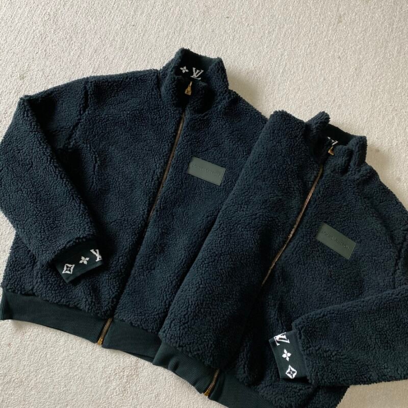 LV Green Fur Coat with High Collar 102404