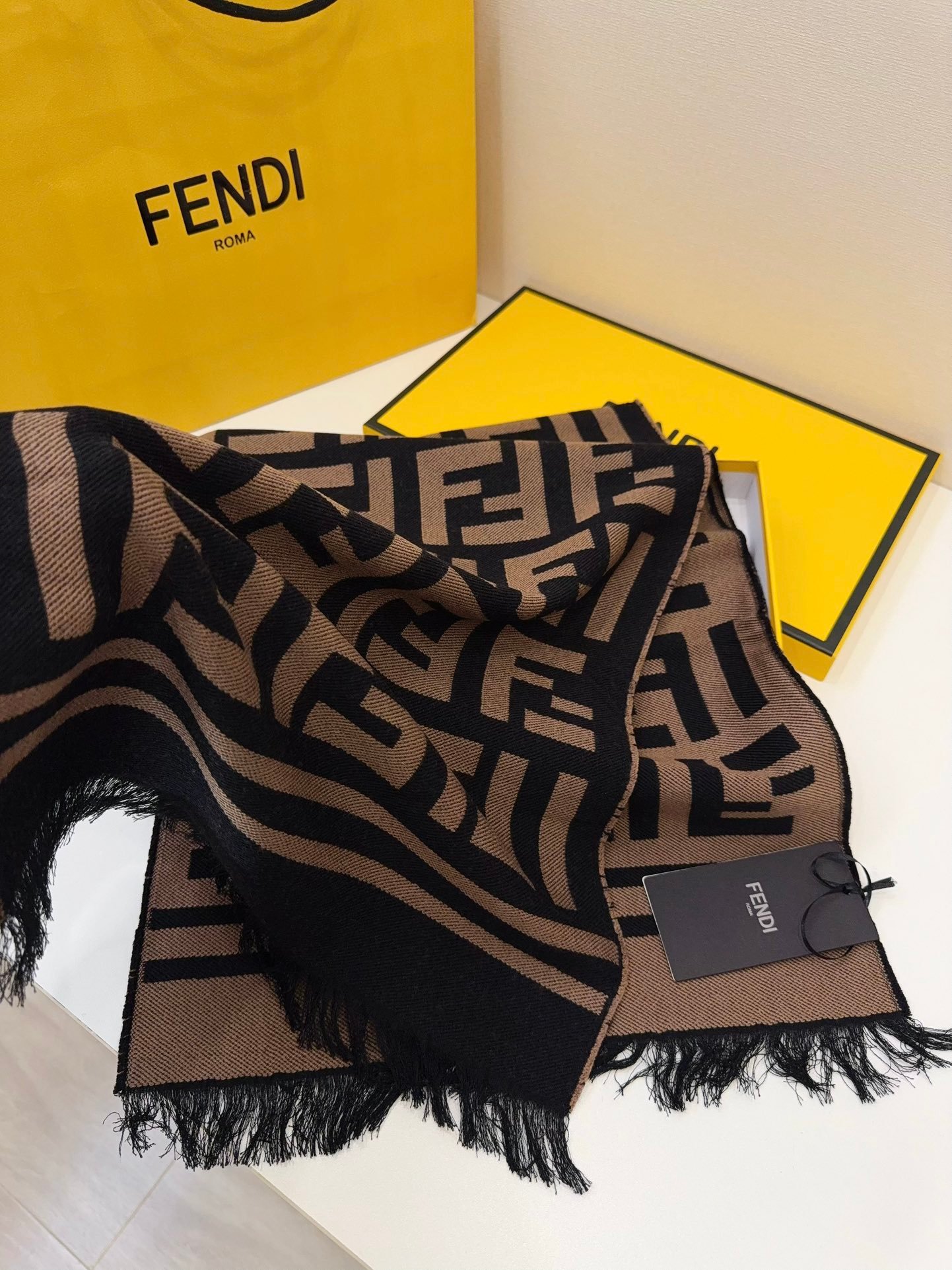 FENDI Scarf D102703 - Image 6
