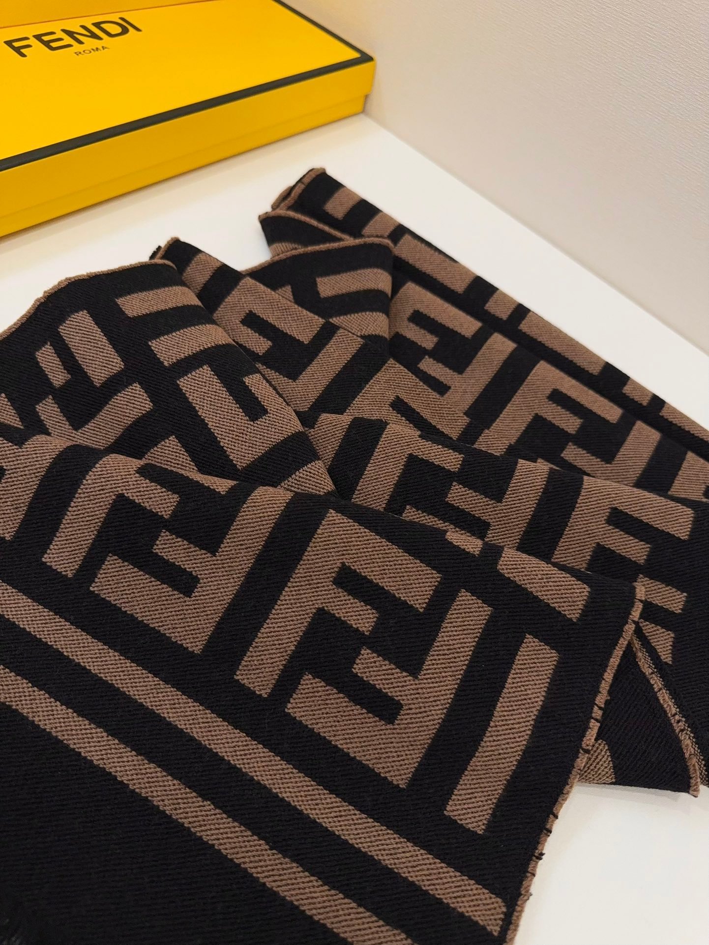 FENDI Scarf D102703 - Image 7