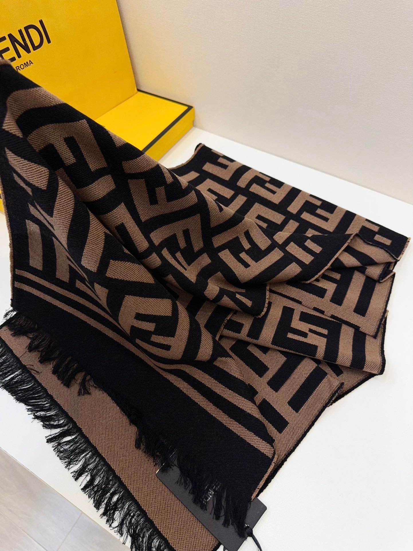FENDI Scarf D102703 - Image 3