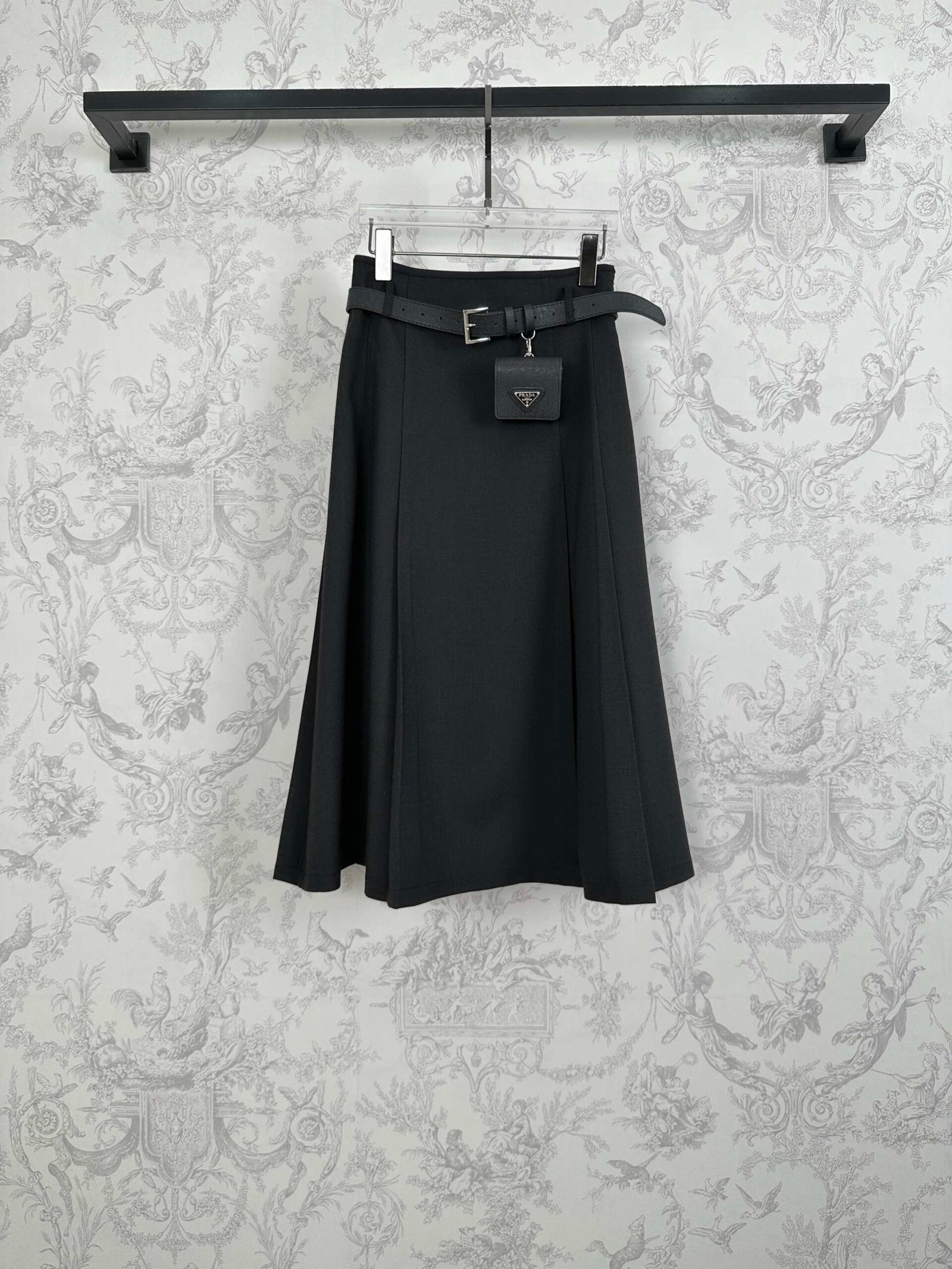 PRADA fashionable long halter-style skirt D102705 - Image 3
