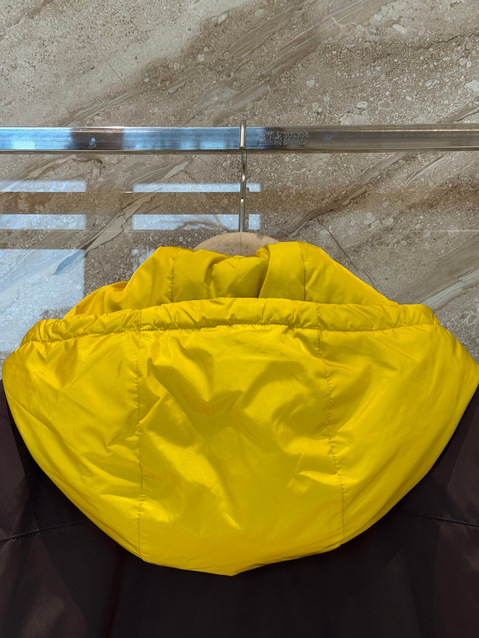 MiuMiu color-blocking hooded down jacket D102802 - Image 7