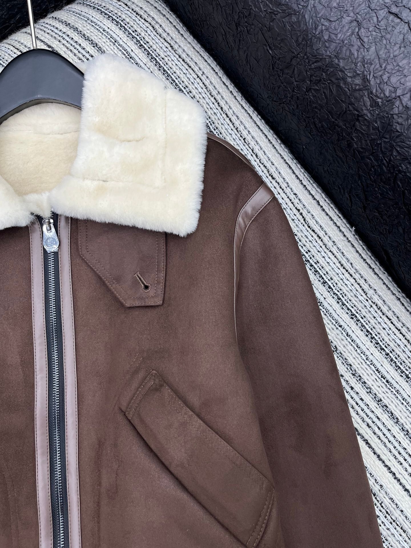LP Fur-Integrated Motorcycle Suit D103003 - Image 4
