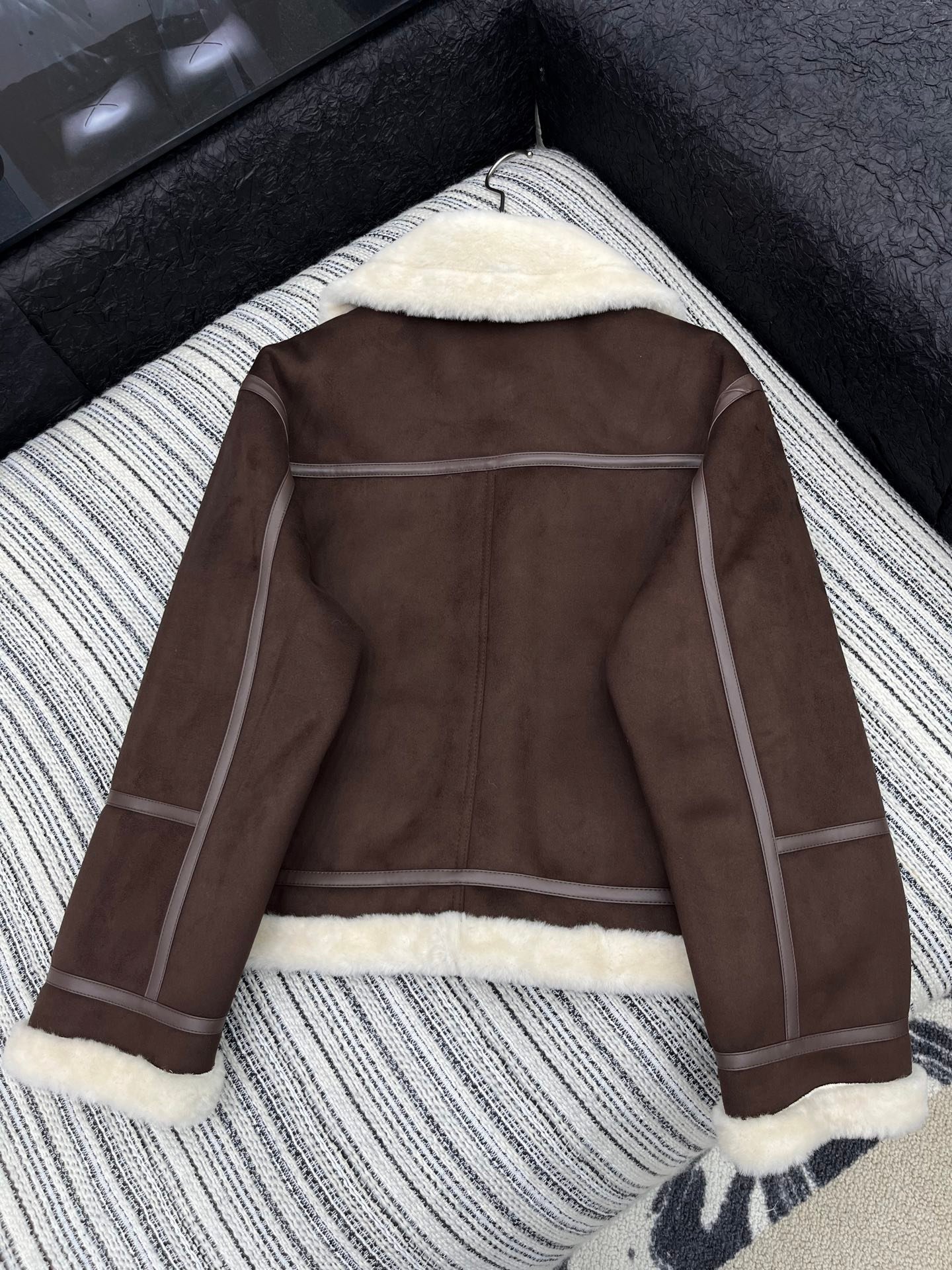LP Fur-Integrated Motorcycle Suit D103003 - Image 3