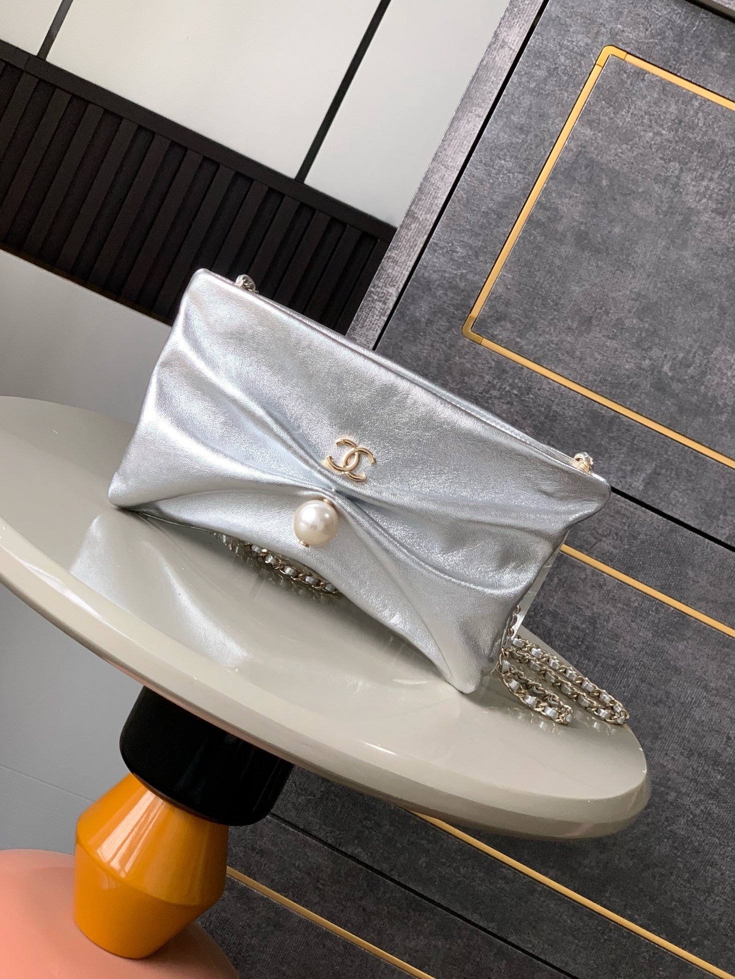 CHANEL handbag with wristlet accessory L111210 - Image 2