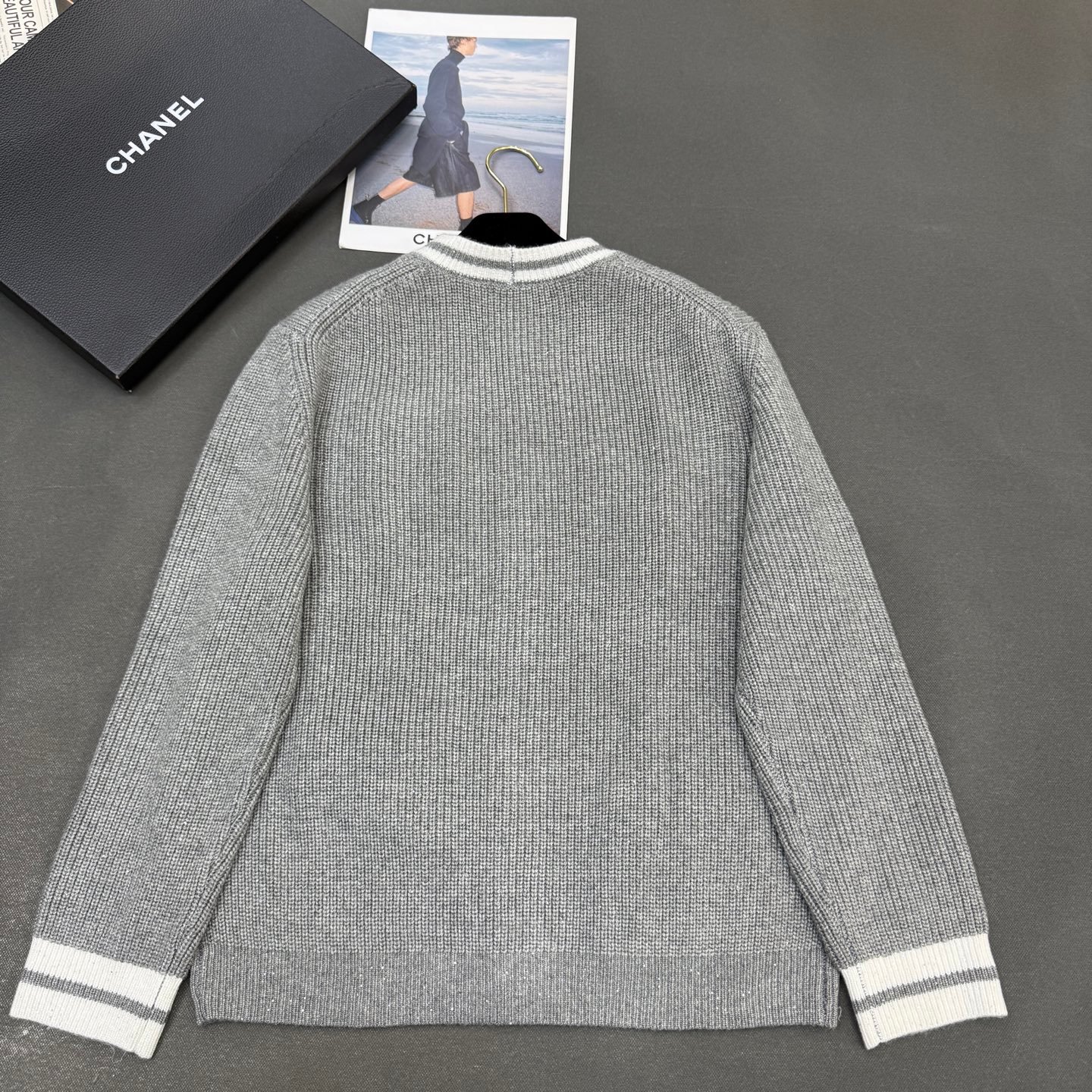 Miu Miu ribbed V-neck cardigan D81601 - Image 4