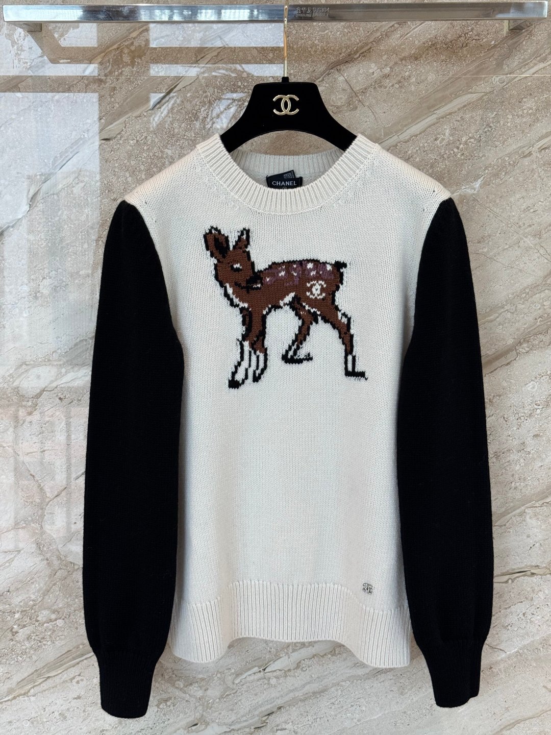 Chanel Color-Contrasting Deer Fur Knitted Sweater D110103