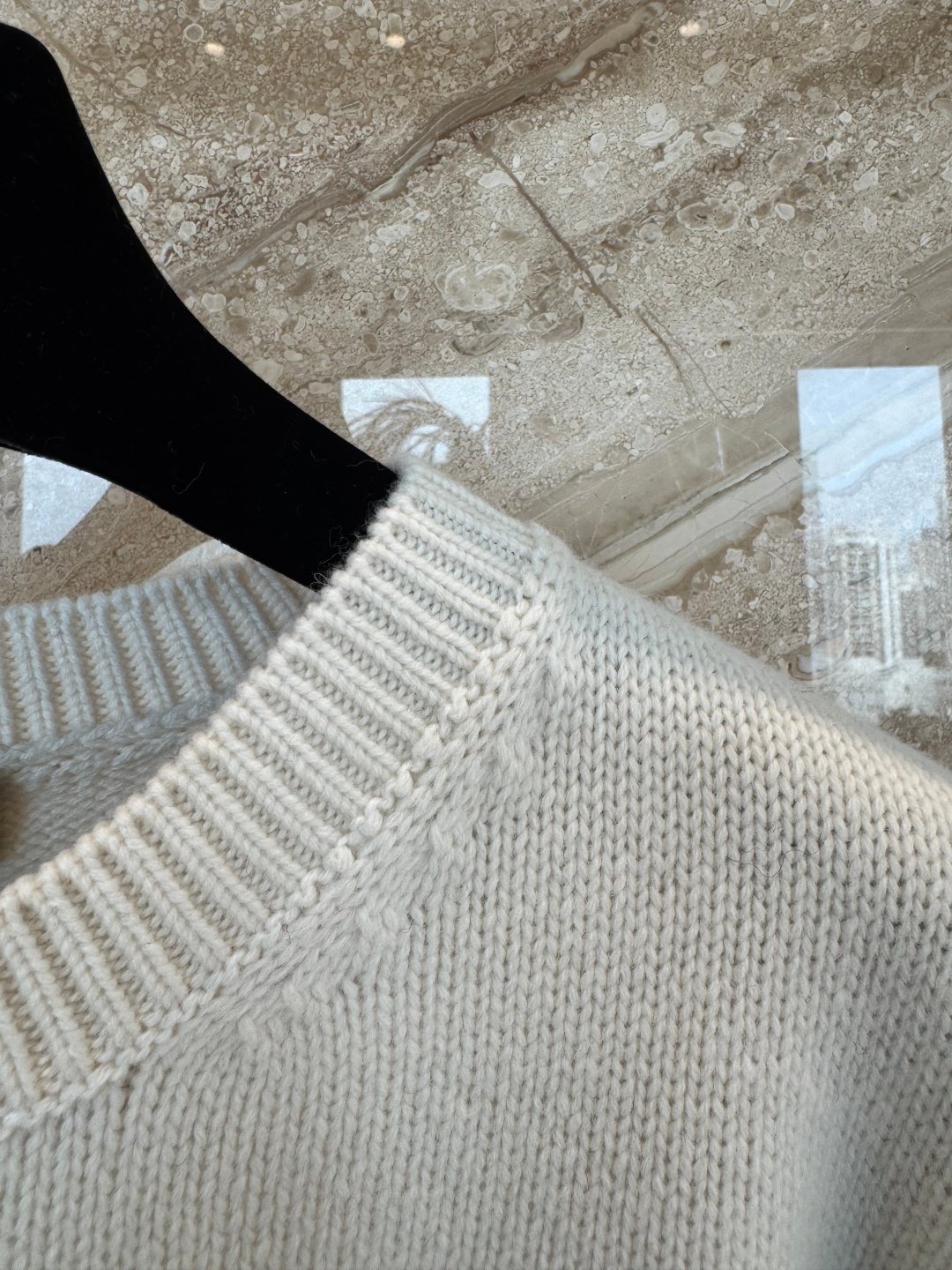 Chanel Color-Contrasting Deer Fur Knitted Sweater D110103 - Image 7