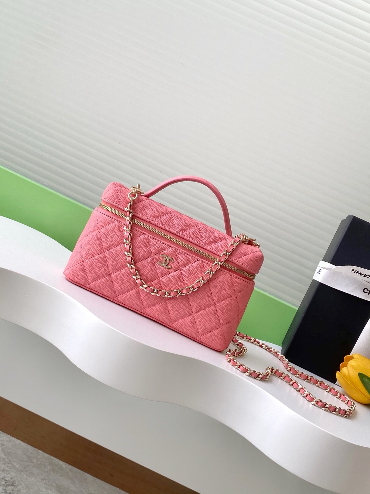Chanel Quilted Top Handle Vanity L110403 - Image 2