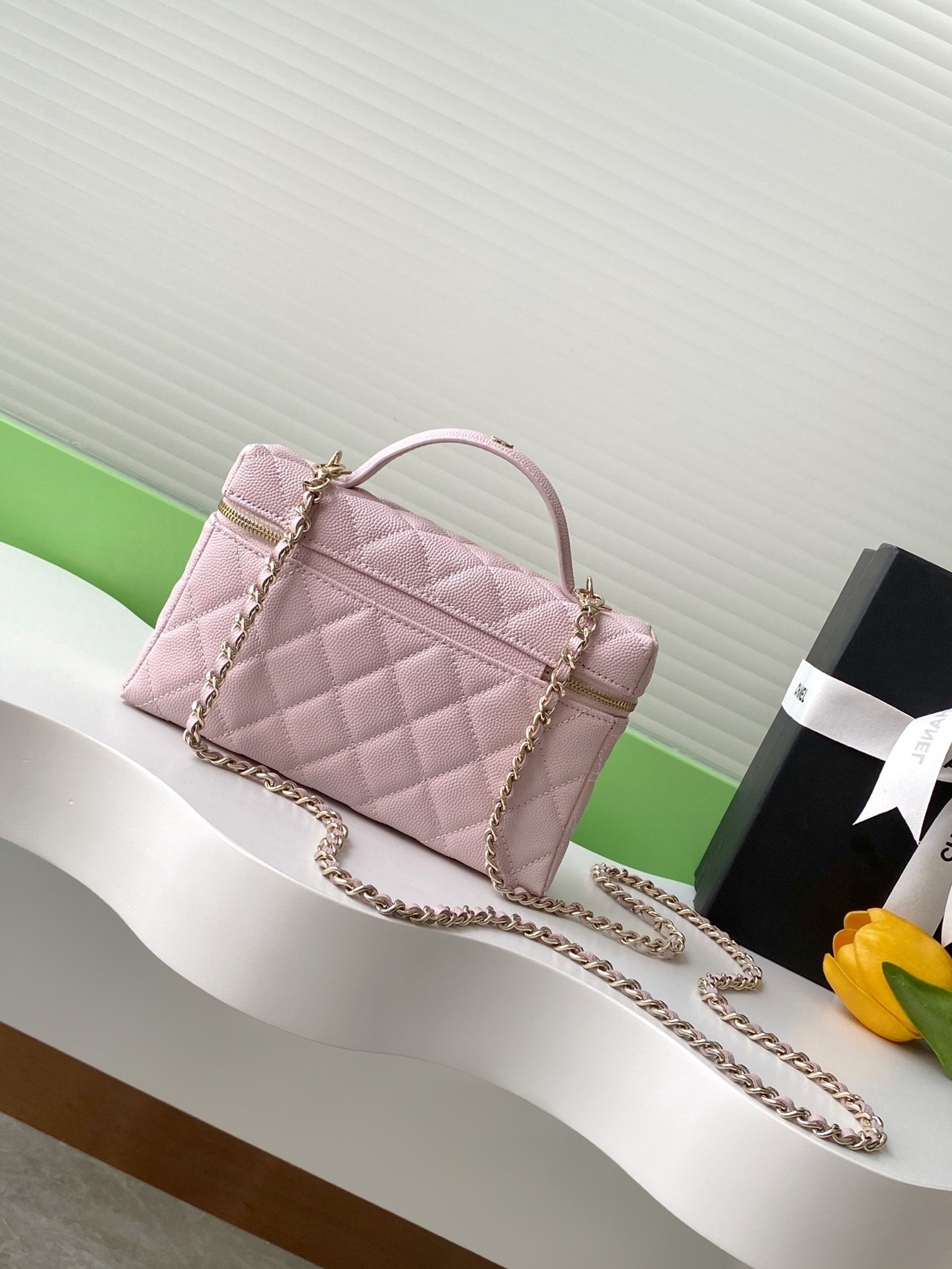 Chanel Quilted Top Handle Vanity L110403 - Image 4