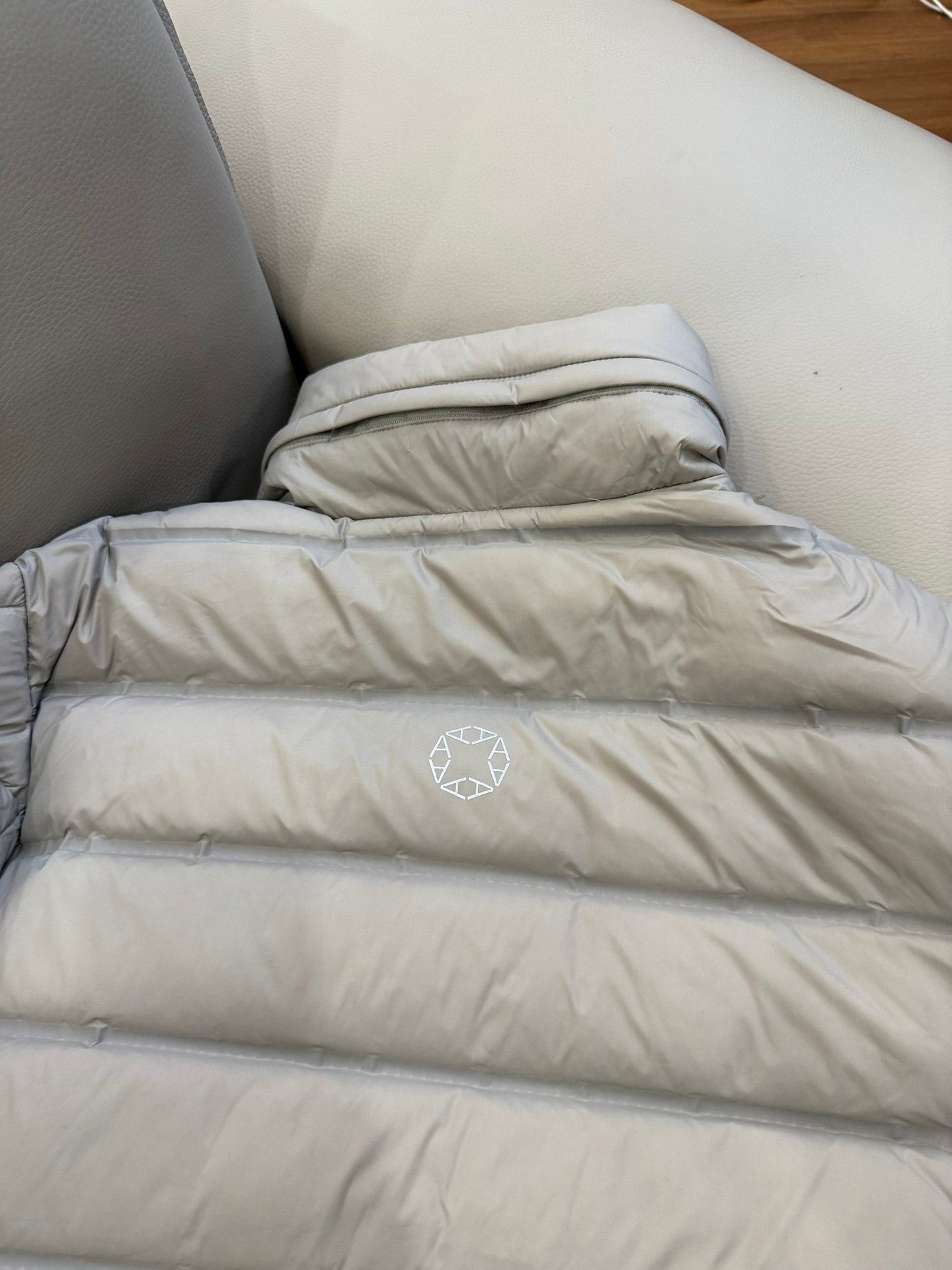 Moncler Down Jacket 110401 - Image 10