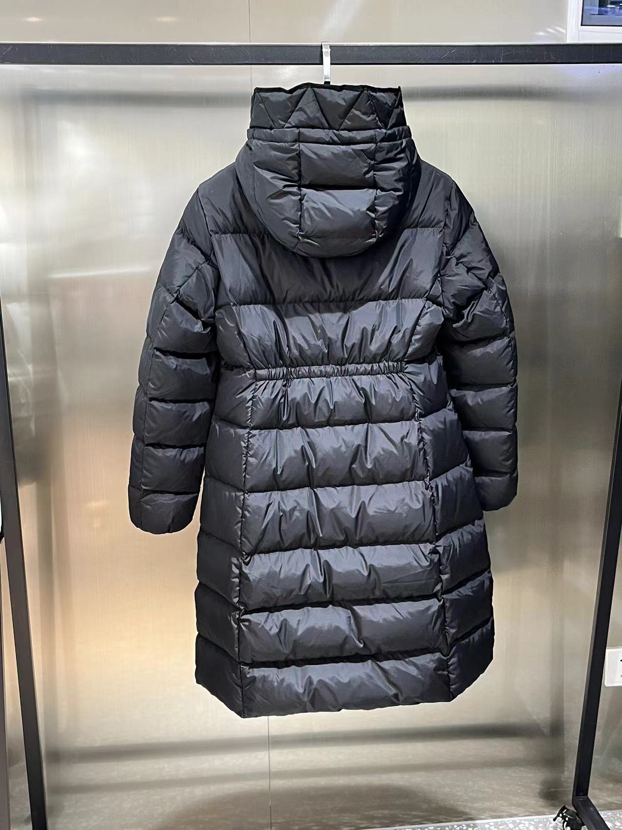 Moncler Sauvan Parka Jacket D110503 - Image 4