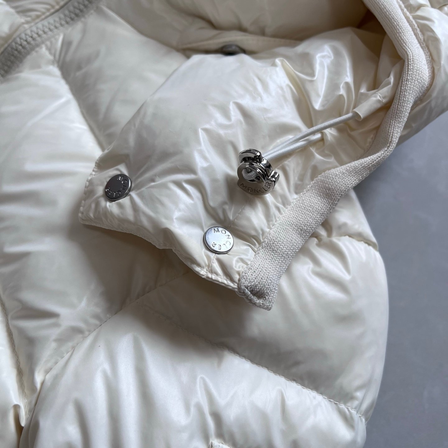 Moncler Down Quilted Coat D110504 - Image 4