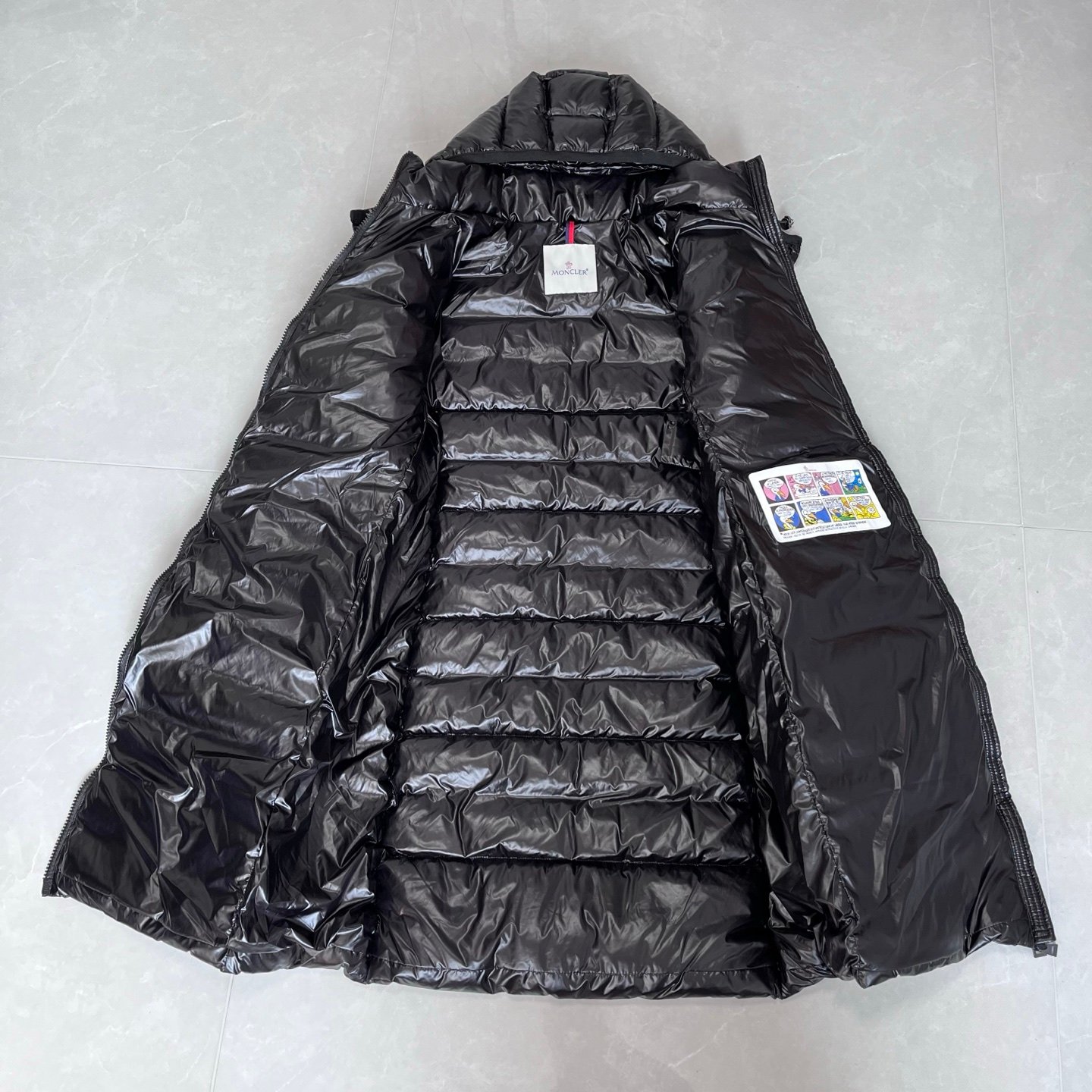 Moncler Down Quilted Coat D110504 - Image 9