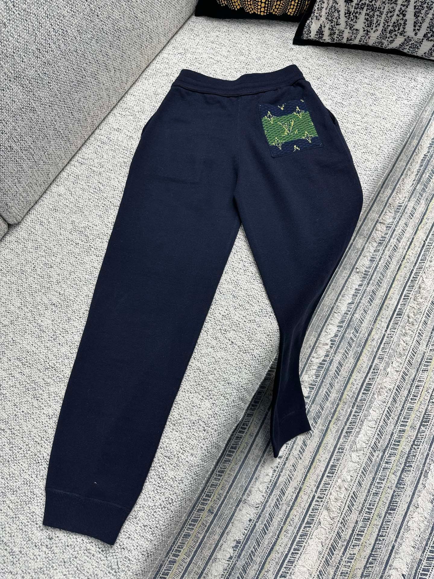LV Double-Layered Material Running Pants 110407 - Image 3