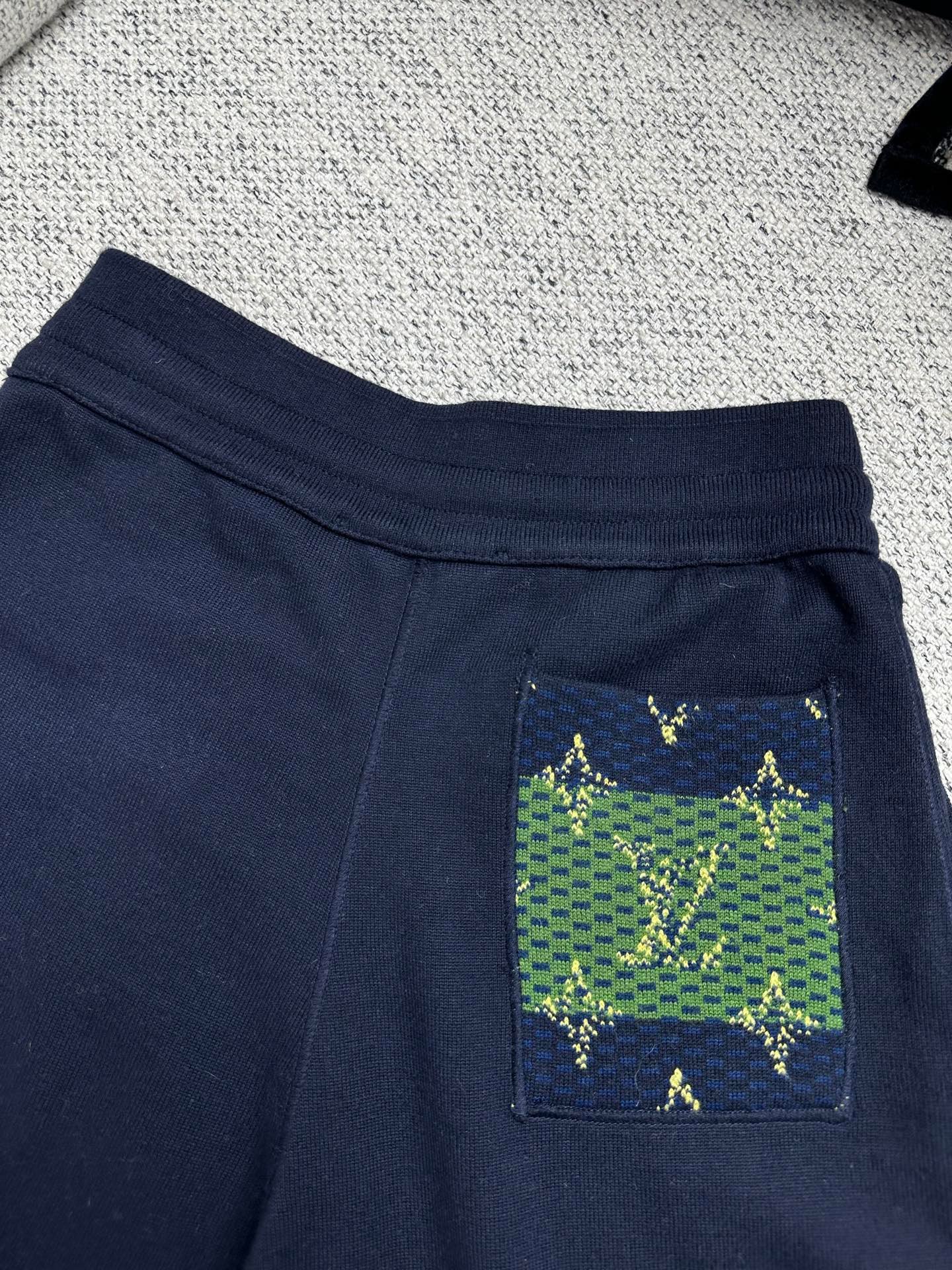 LV Double-Layered Material Running Pants 110407 - Image 7