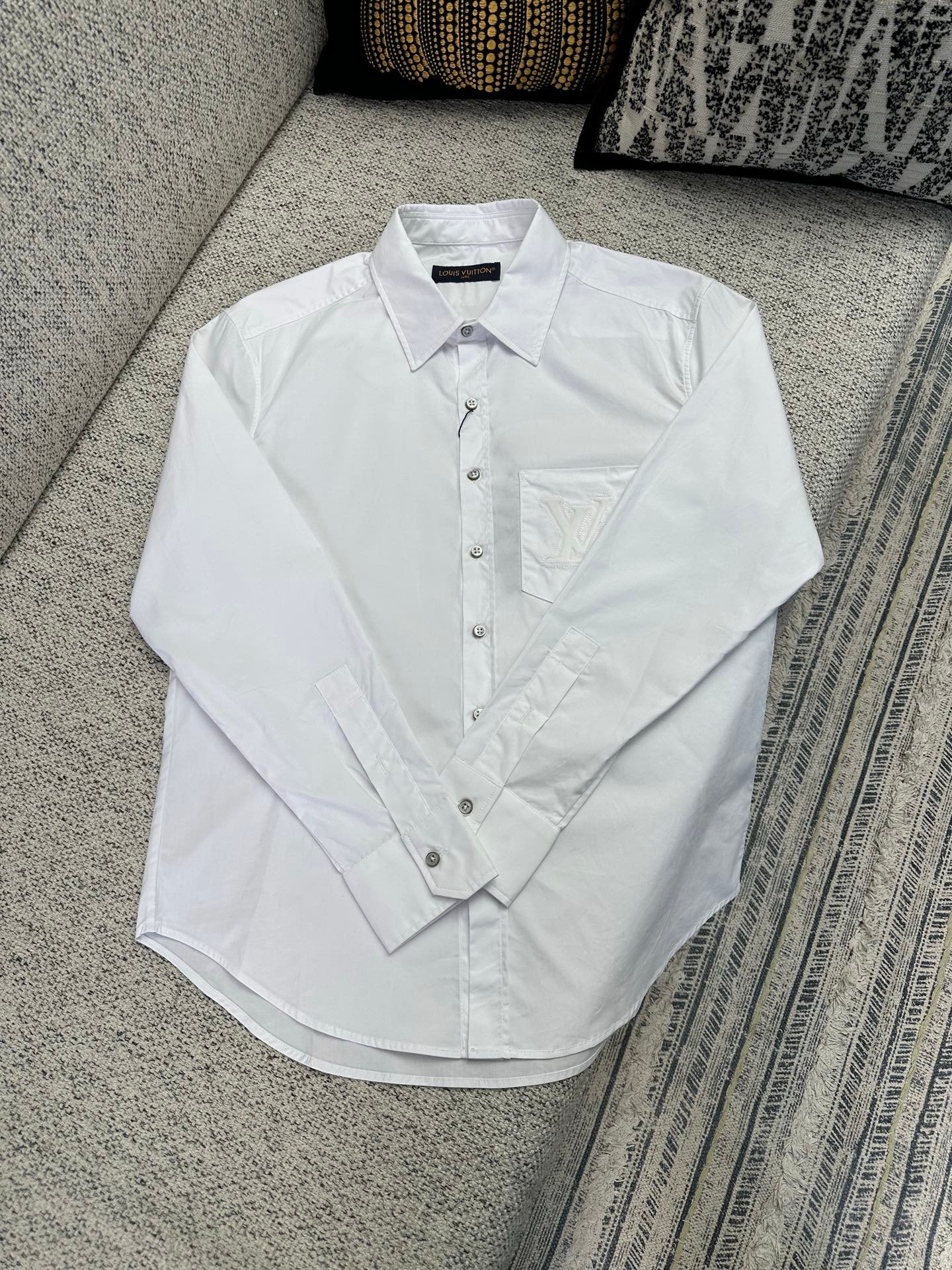 LV Long-Sleeved Shirt 110408 - Image 2