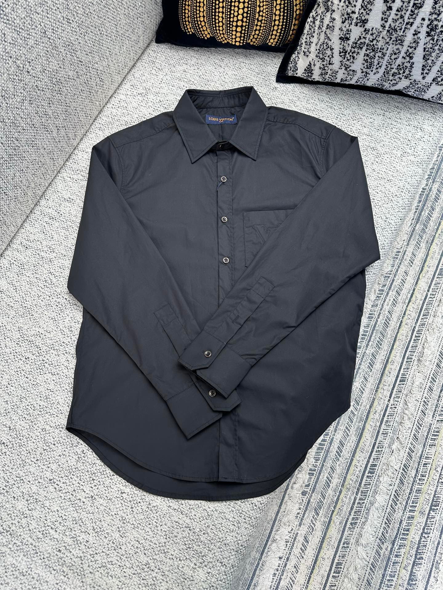 LV Long-Sleeved Shirt 110408 - Image 3