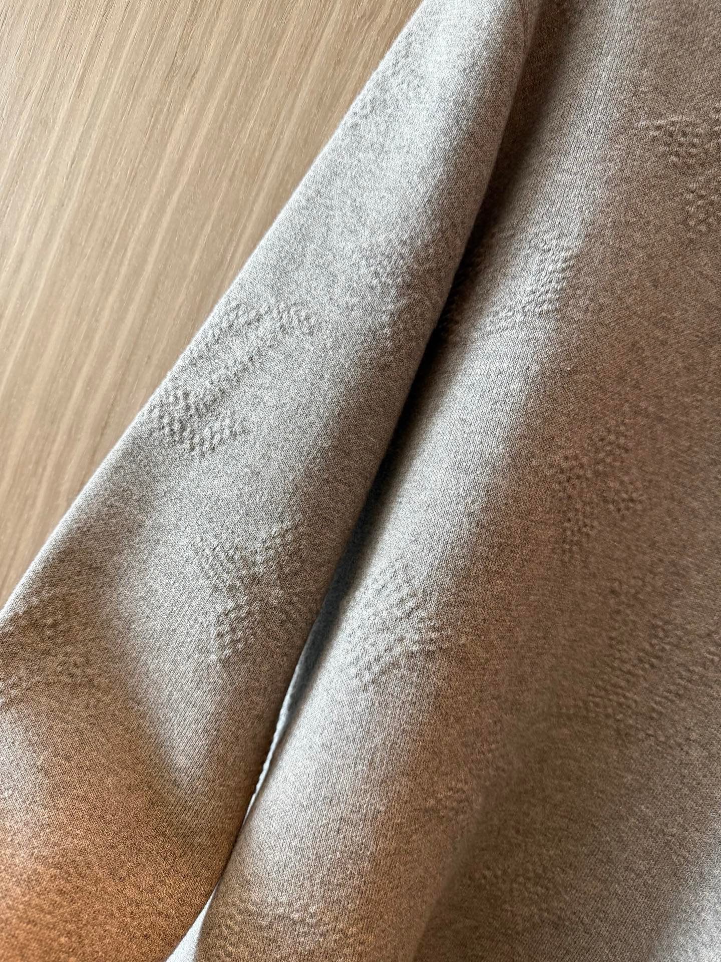 LV Knitted Three-Dimensional Flower Pattern Knit Sweater D110509 - Image 4