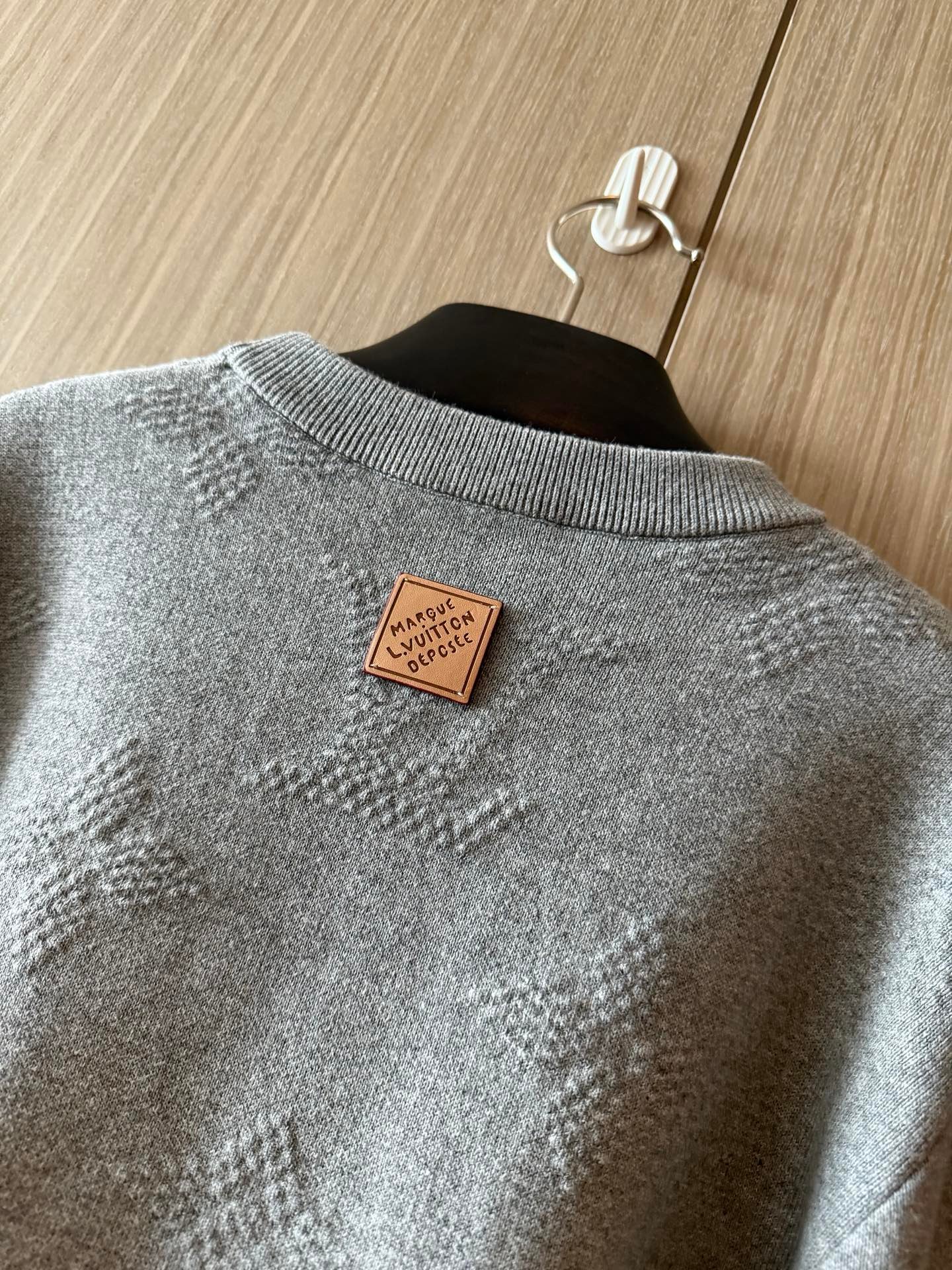 LV Knitted Three-Dimensional Flower Pattern Knit Sweater D110509 - Image 7