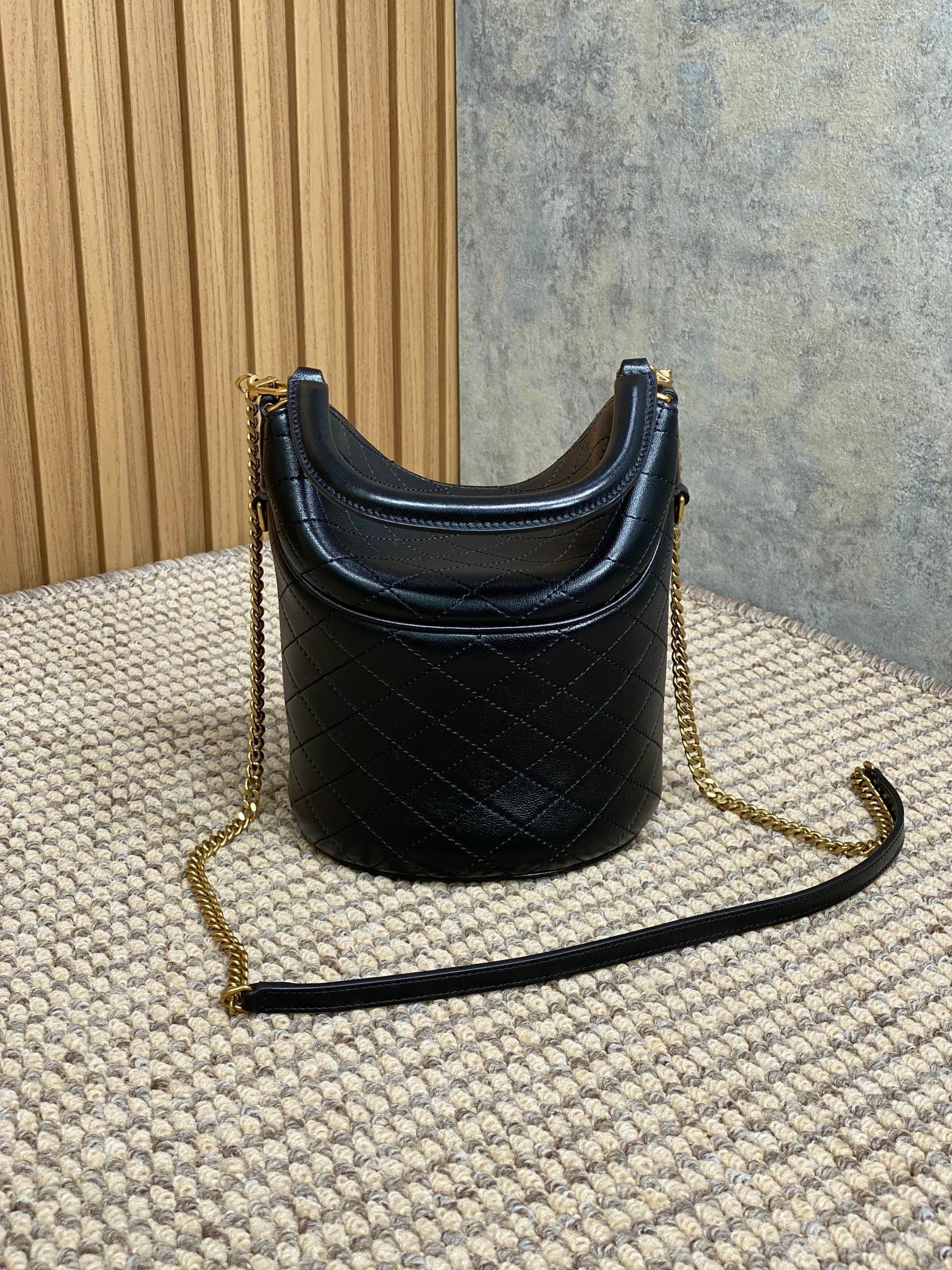 Saint Laurent Gaby Bucket Bag. L110603 - Image 5