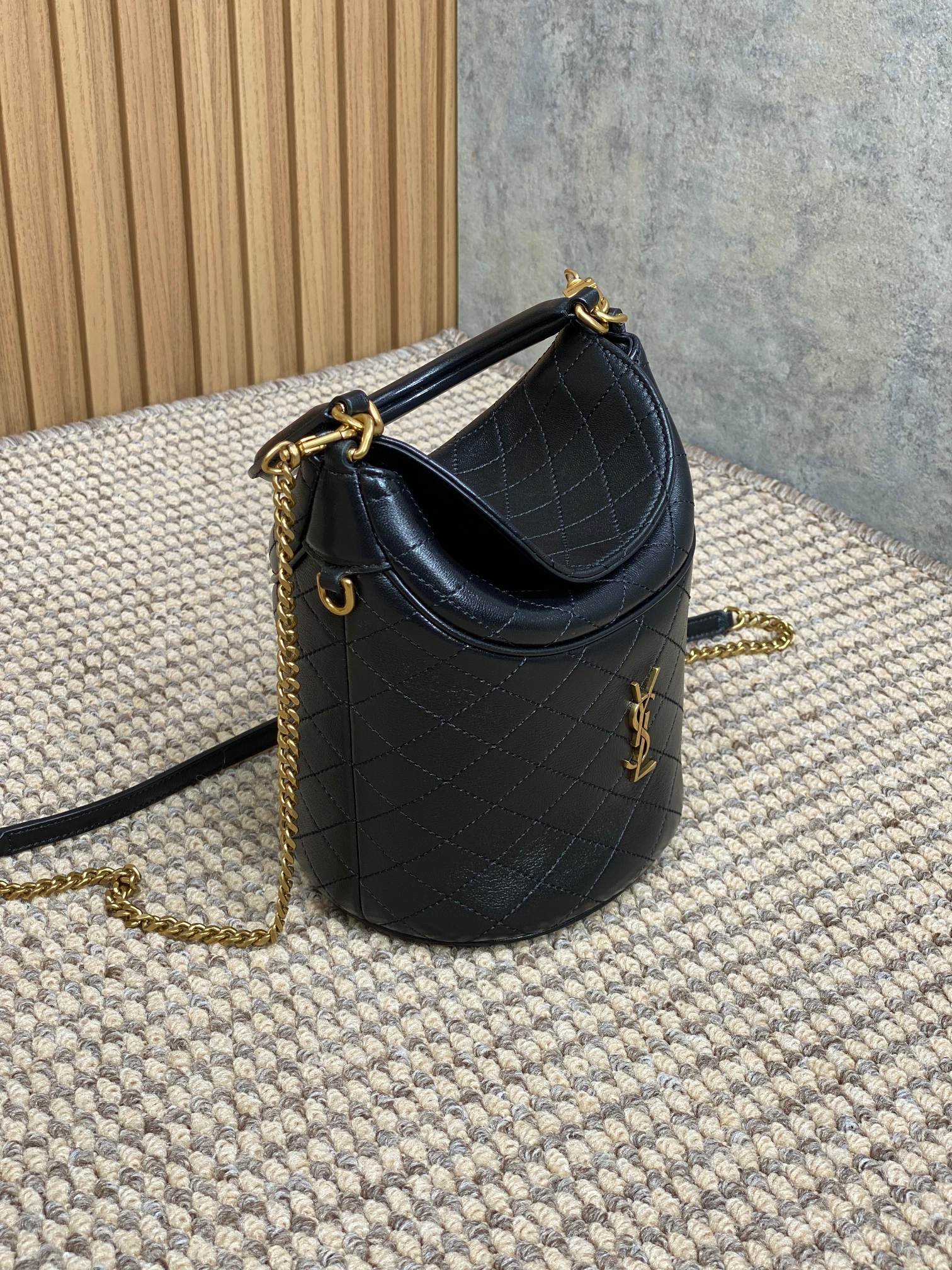 Saint Laurent Gaby Bucket Bag. L110603 - Image 3