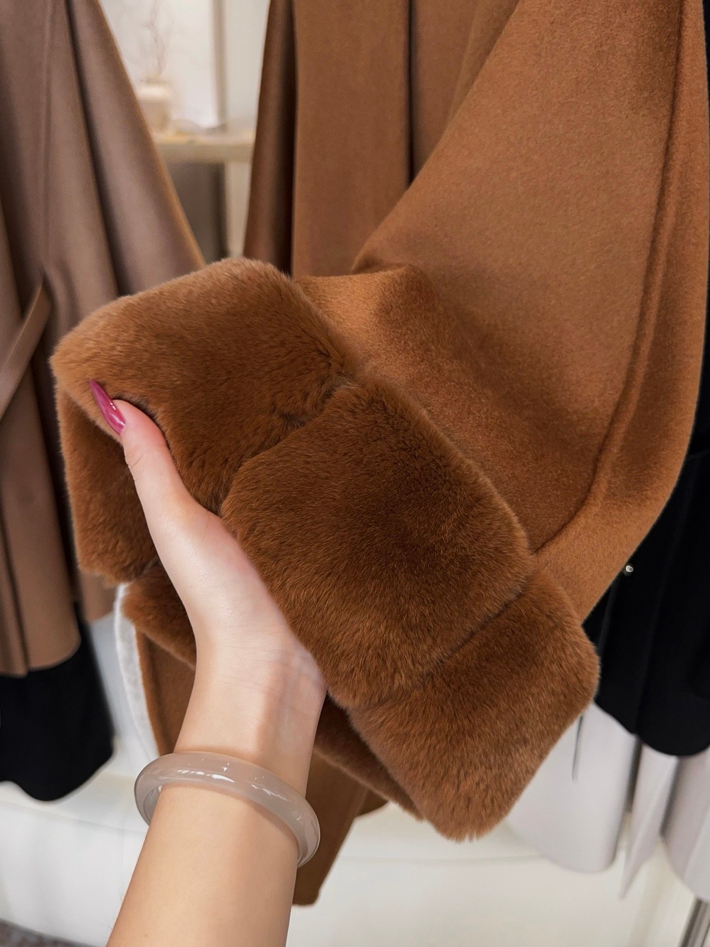 LP Dragon Cat Sheepskin Coat D110606 - Image 4