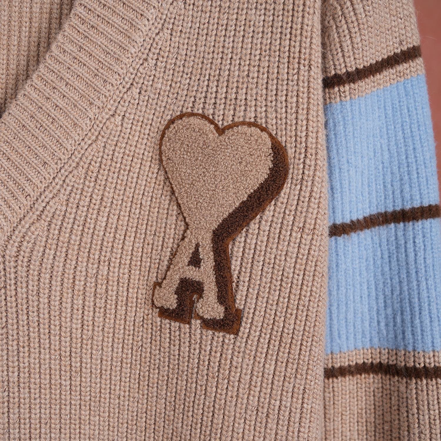 Ami Paris Striped sleeve v-neck knit sweater D110802 - Image 3