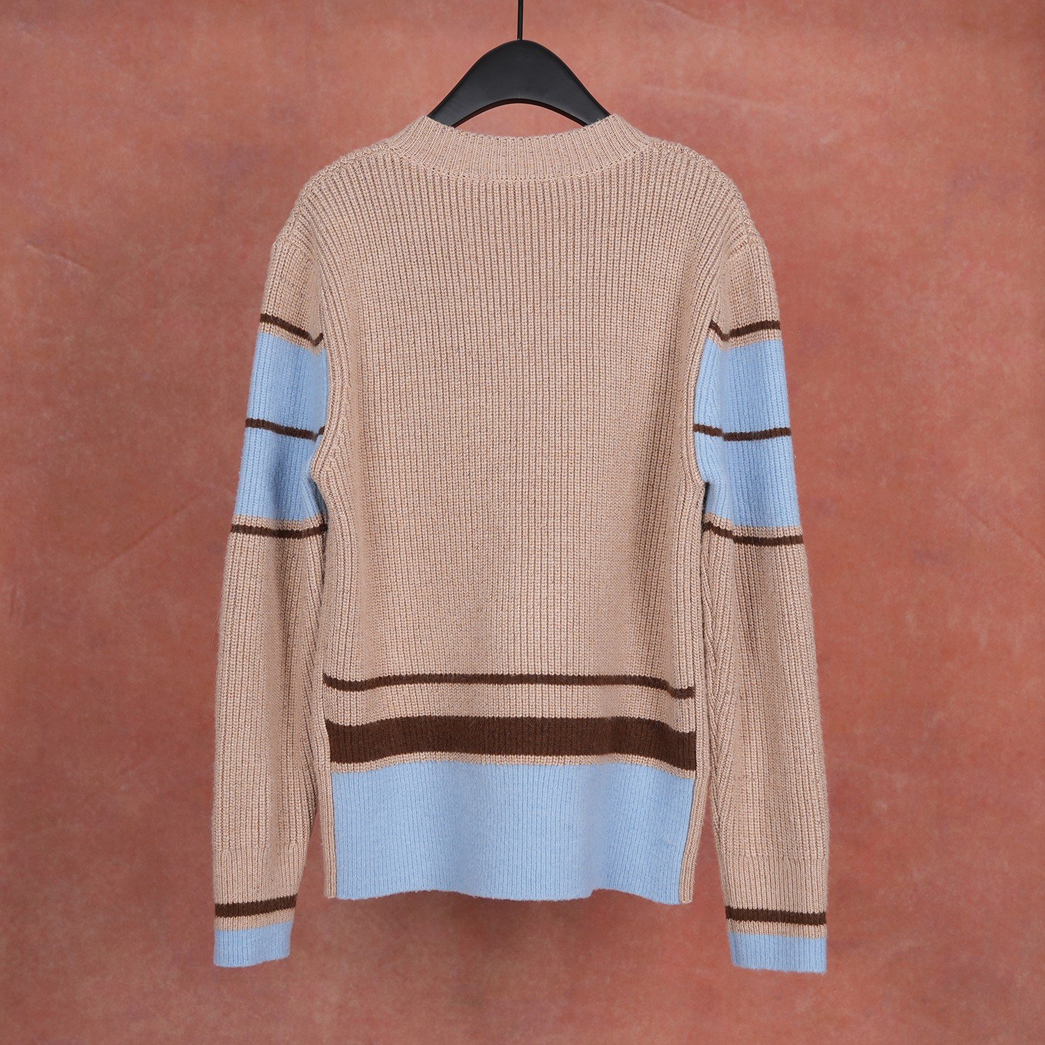 Ami Paris Striped sleeve v-neck knit sweater D110802 - Image 4