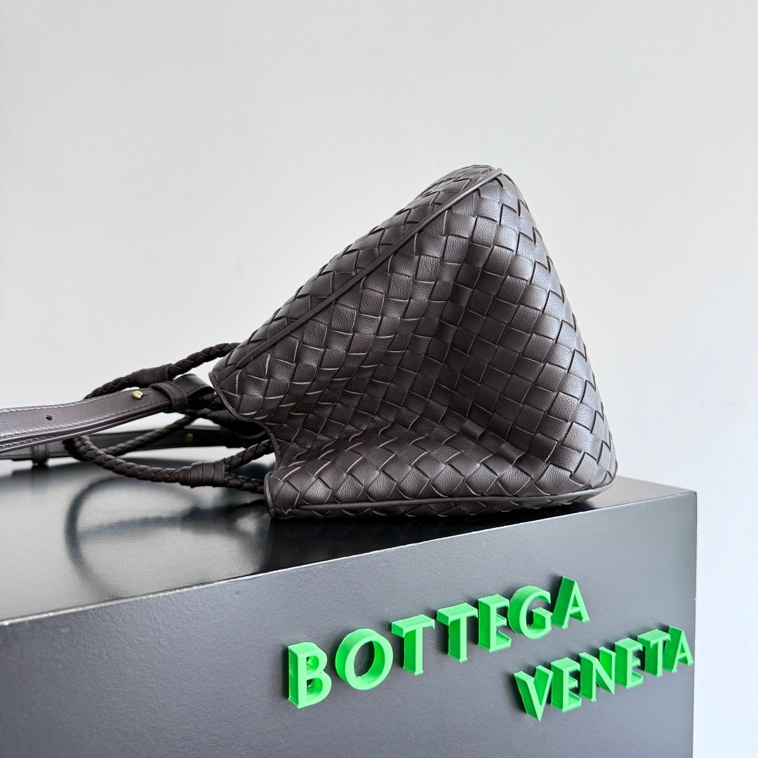 Bottega Veneta woven handbag L111104 - Image 3