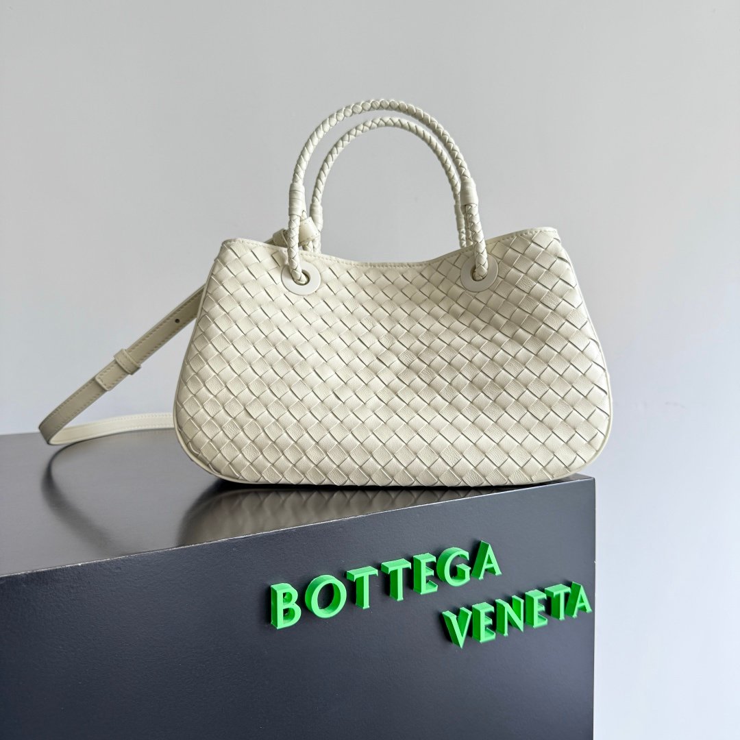 Bottega Veneta woven handbag L111104 - Image 8
