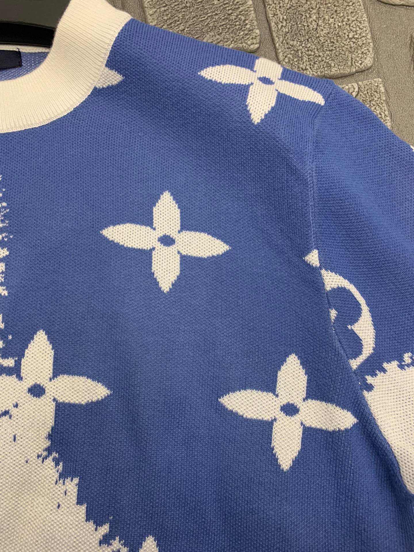 Louis Vuitton blue and white tie-dye pattern sweater 111101 - Image 9