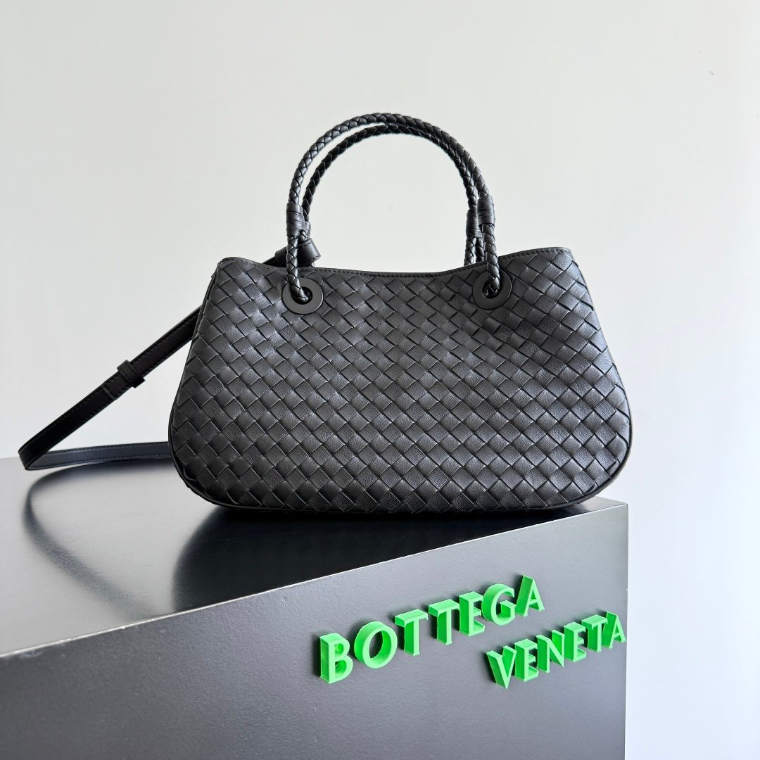 Bottega Veneta woven handbag L111104 - Image 6