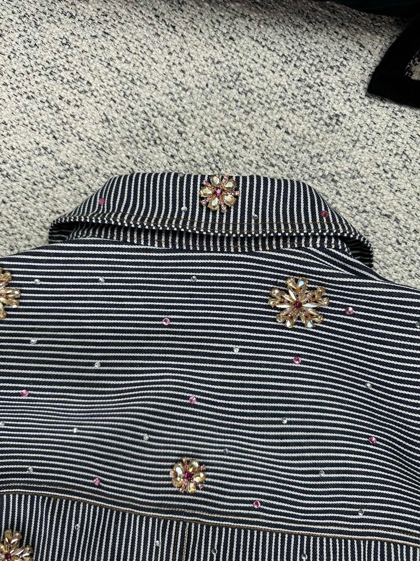 Louis Vuitton Embellished Workwear Jacket 111401 - Image 7