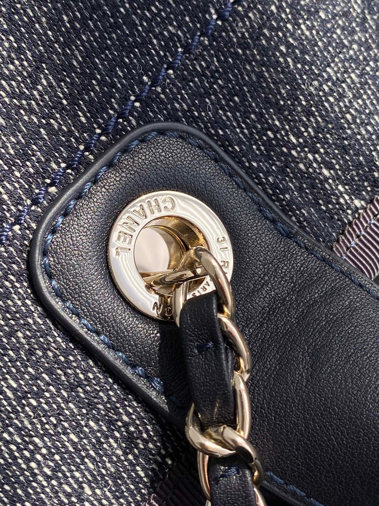 Chanel Deauville tote bag L111704 - Image 6