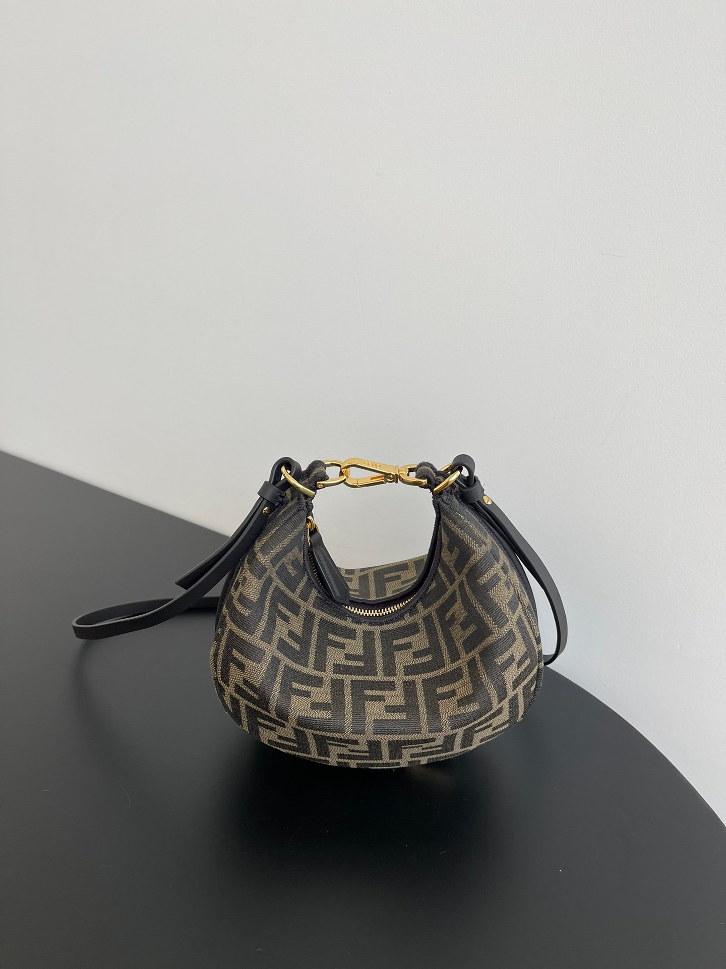 Fendi vintage-style bag for the underarm area L111908 - Image 3