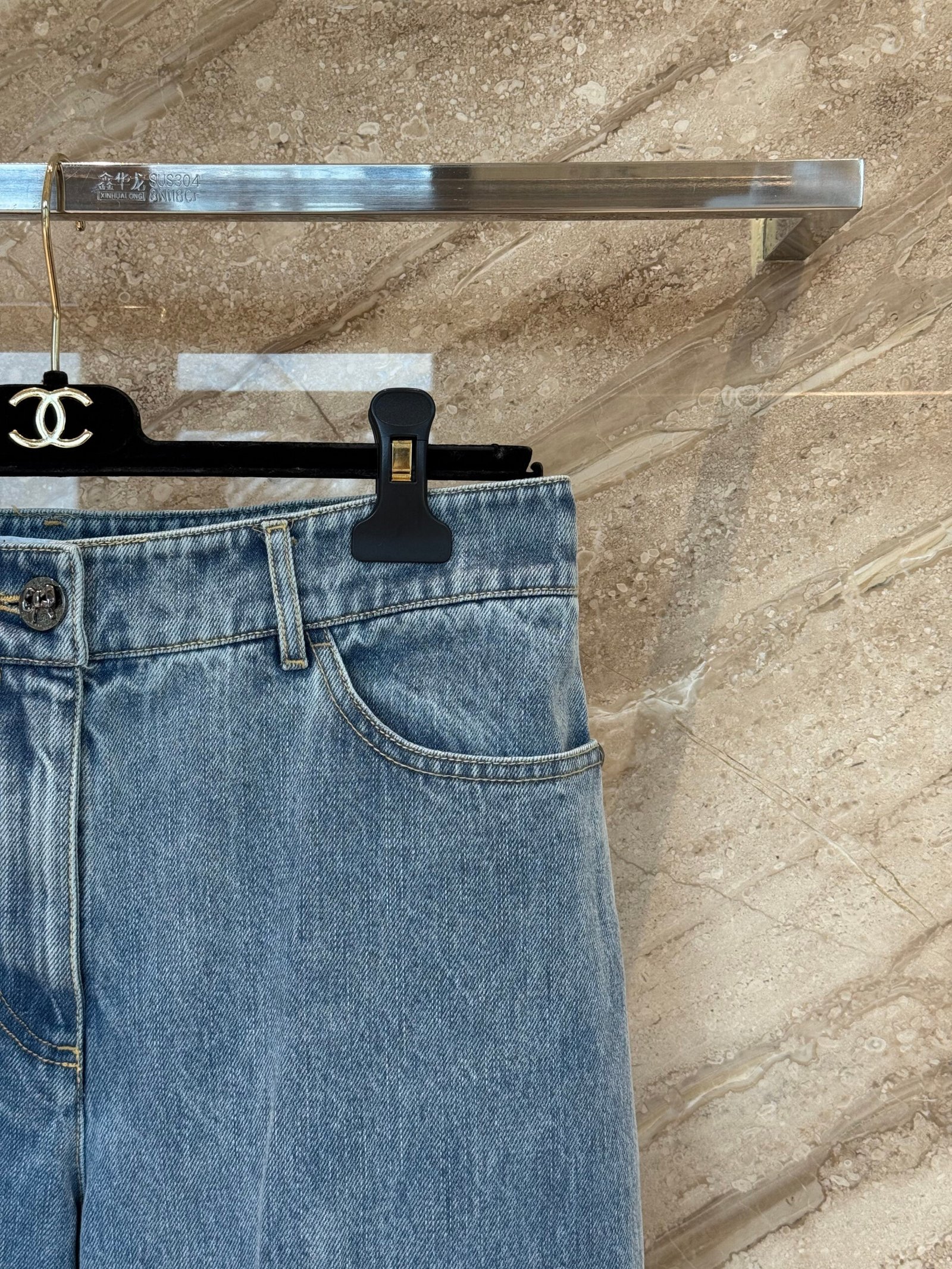 Chanel jeans D111908 - Image 7