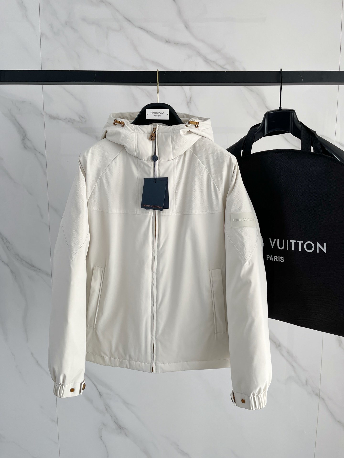 LV White Duck Down Down Jacket 111907 - Image 3