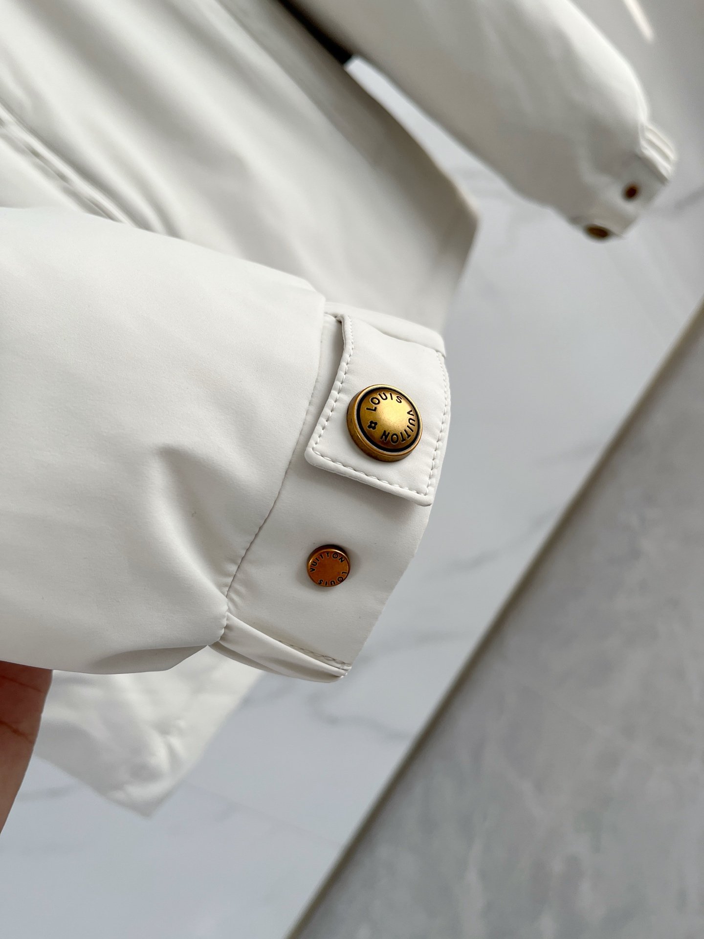 LV White Duck Down Down Jacket 111907 - Image 7