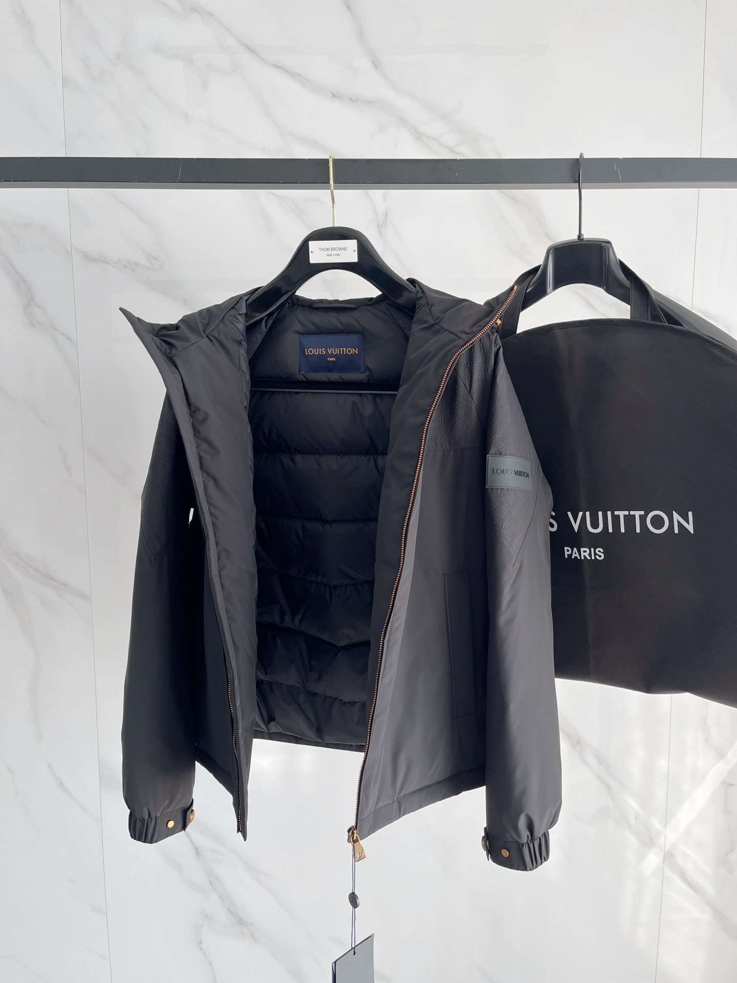 LV White Duck Down Down Jacket 111907 - Image 4