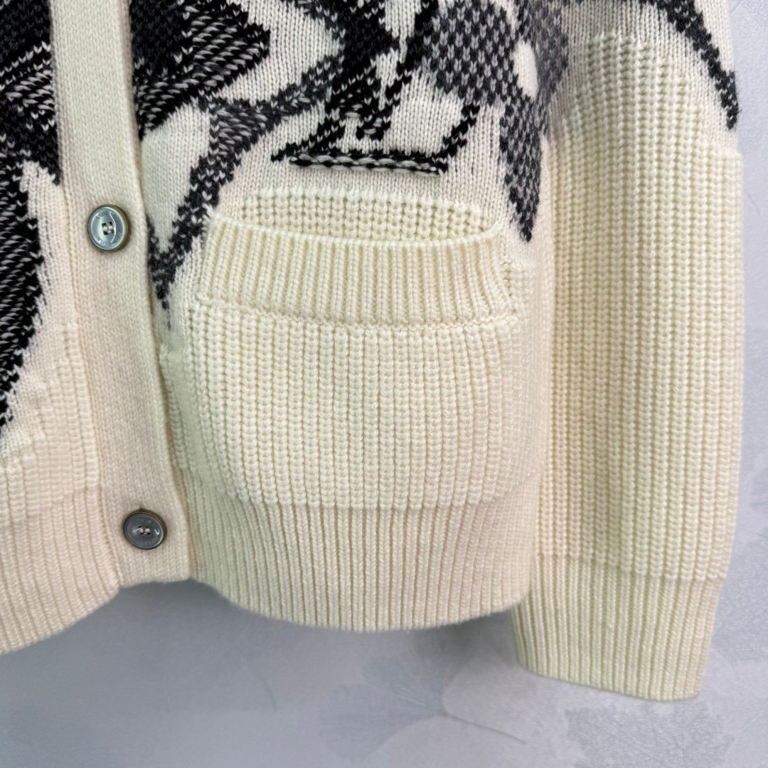 Louis Vuitton Graphic Knitted Cardigan D112004 - Image 5