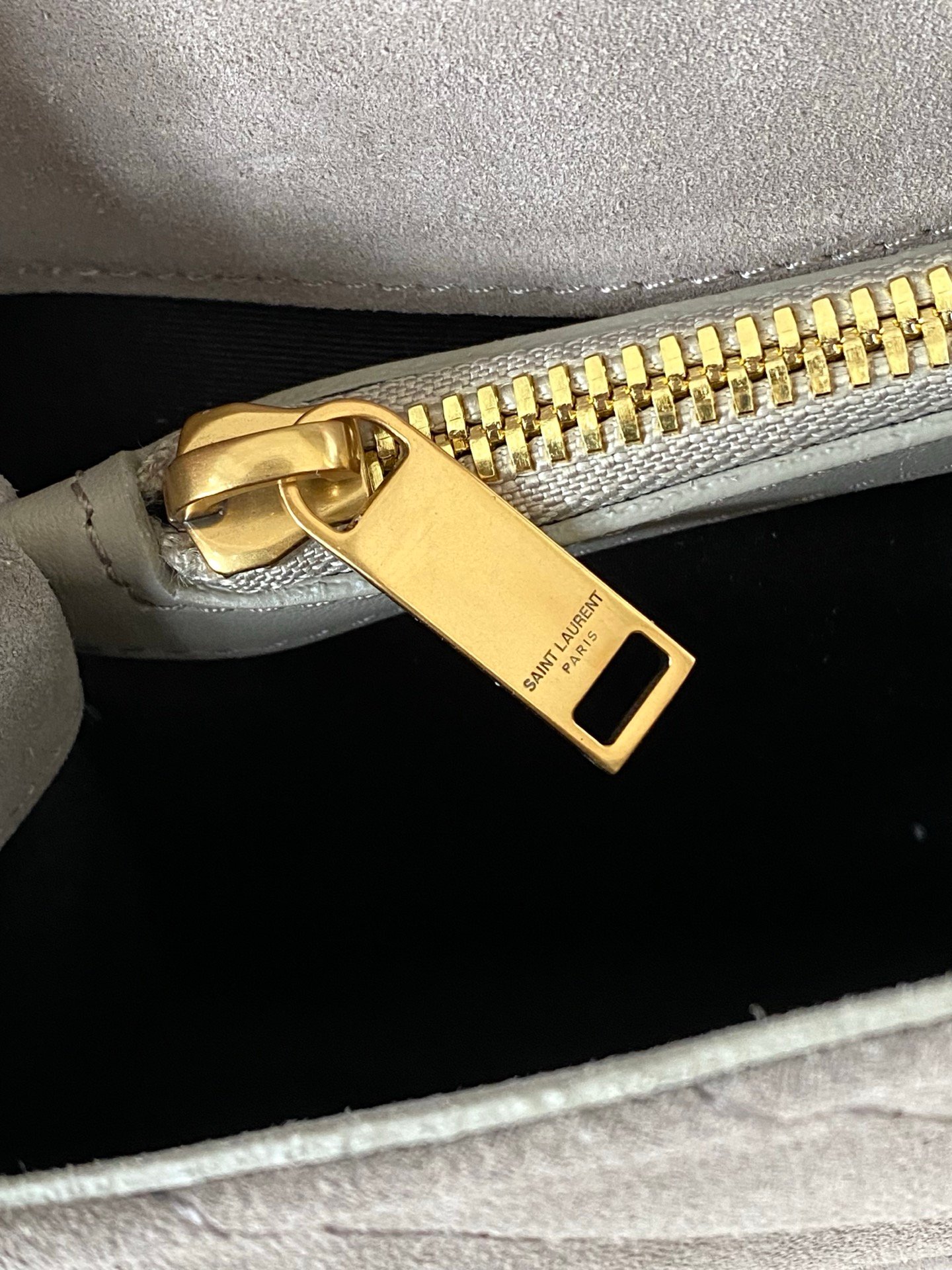 Saint Laurent - Collège Medium suede shoulder bag L112002 - Image 12