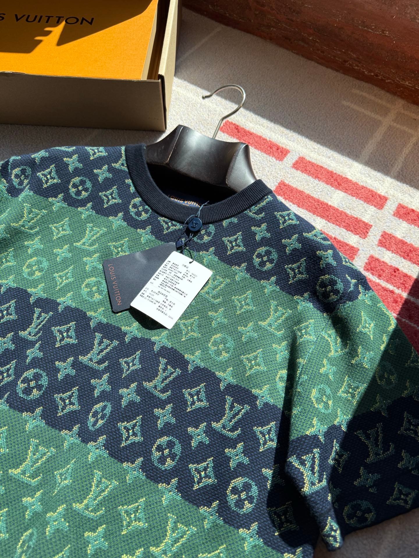 Louis Vuitton T-shirt D112005 - Image 5