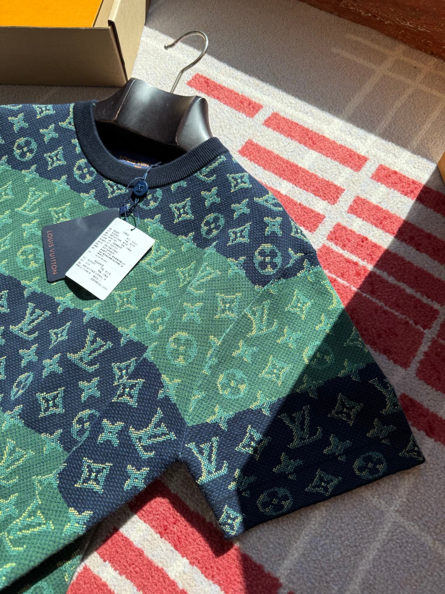 Louis Vuitton T-shirt D112005 - Image 6