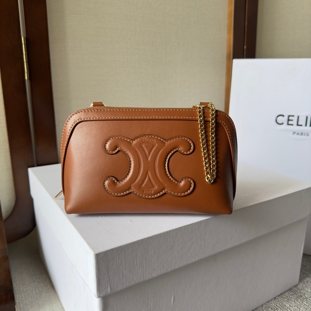 Celine Triomphe Chain Shoulder Bag L112204 - Image 3