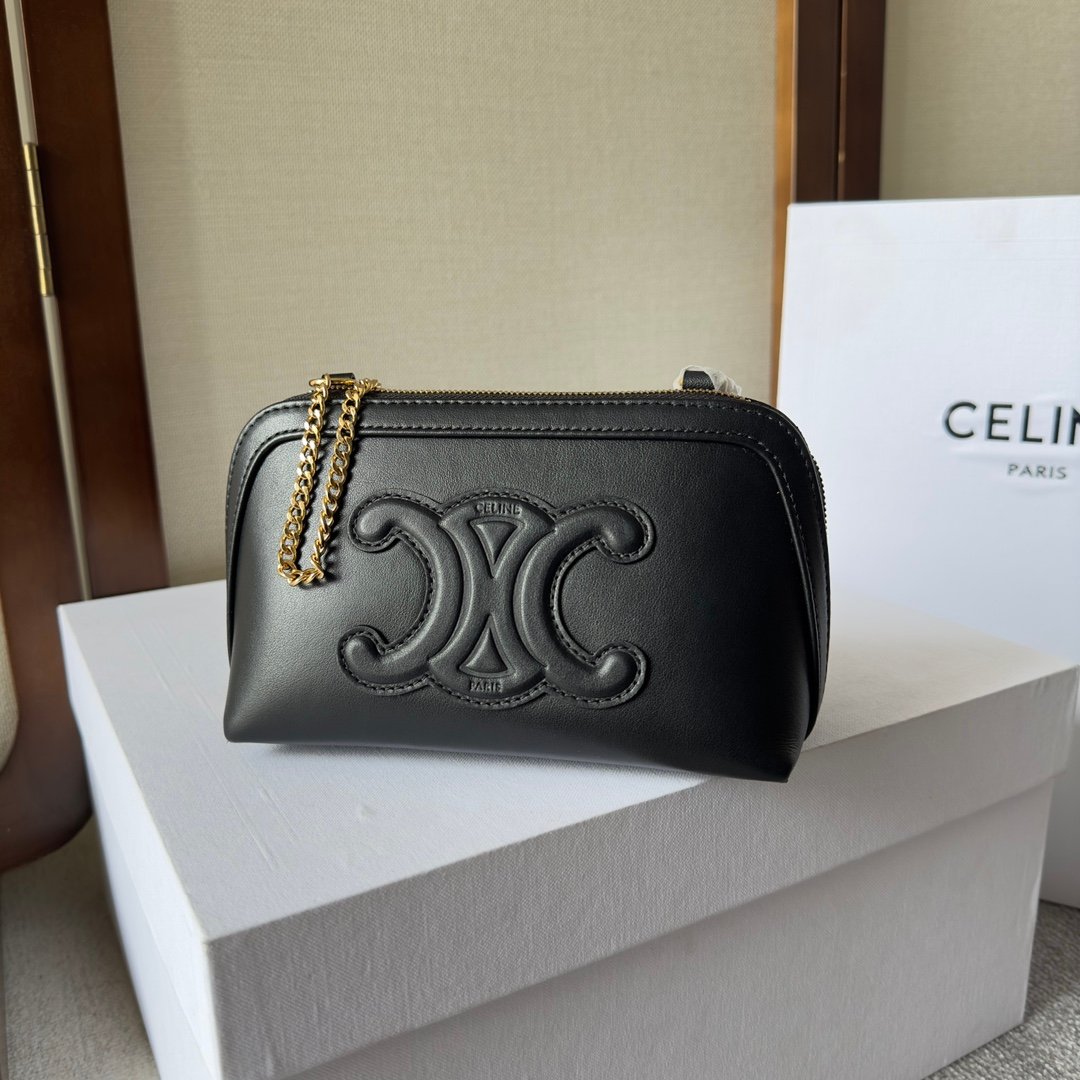 Celine Triomphe Chain Shoulder Bag L112204 - Image 6