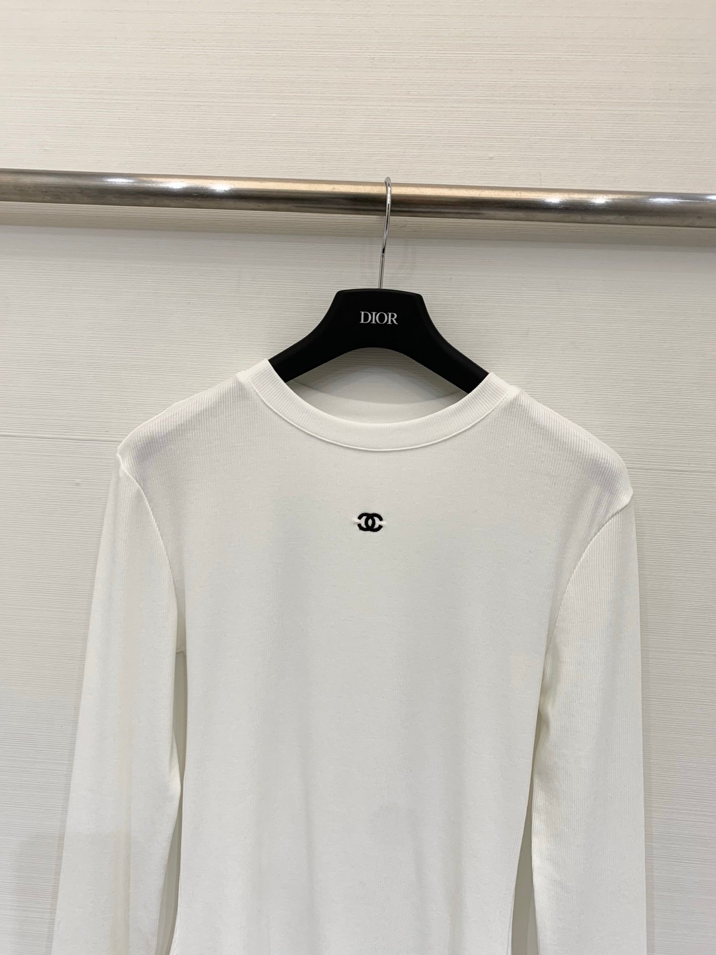 CHANEL Long Sleeve T-shirt D112403 - Image 3
