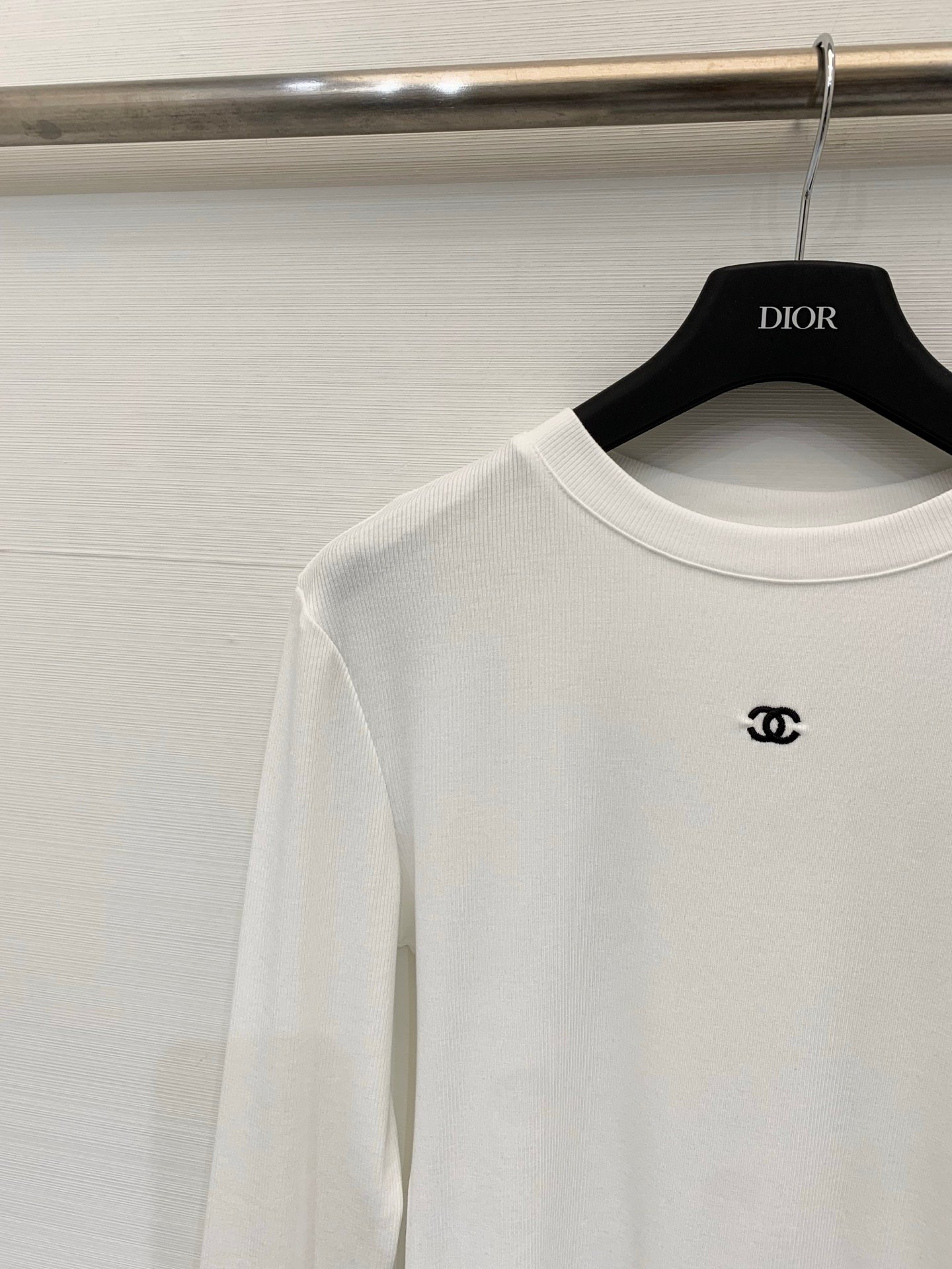 CHANEL Long Sleeve T-shirt D112403 - Image 4