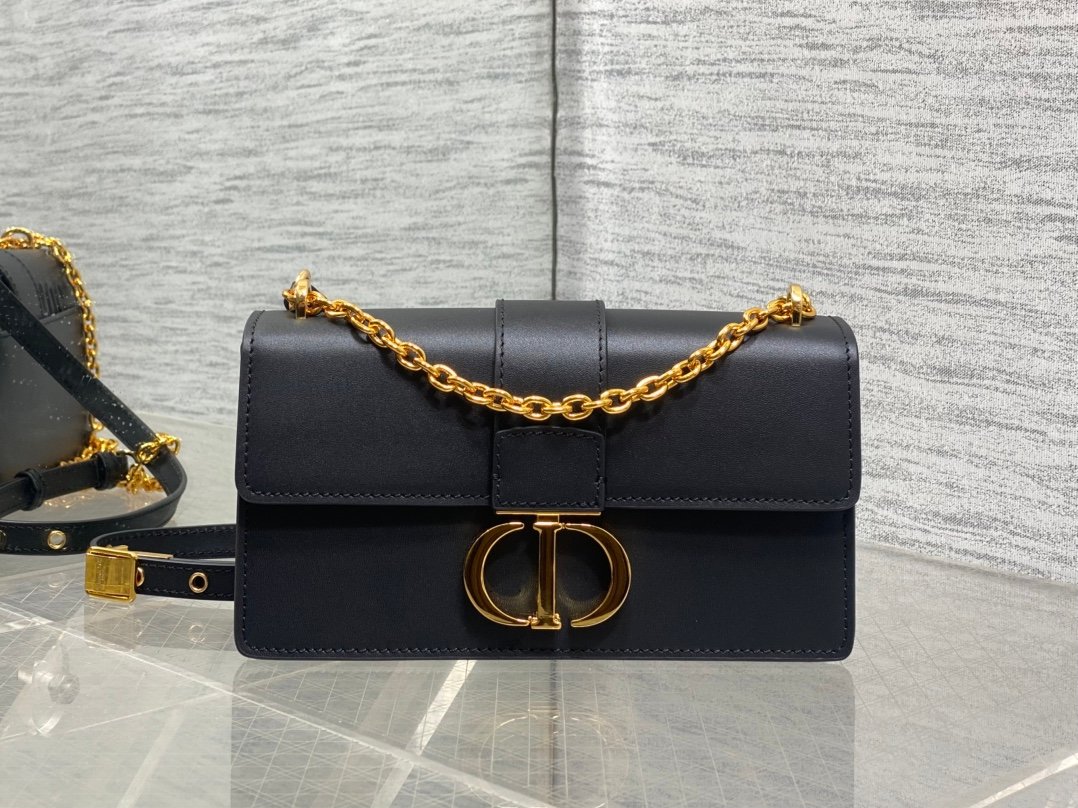 Dior 30 Montaigne East-West Bag L112410