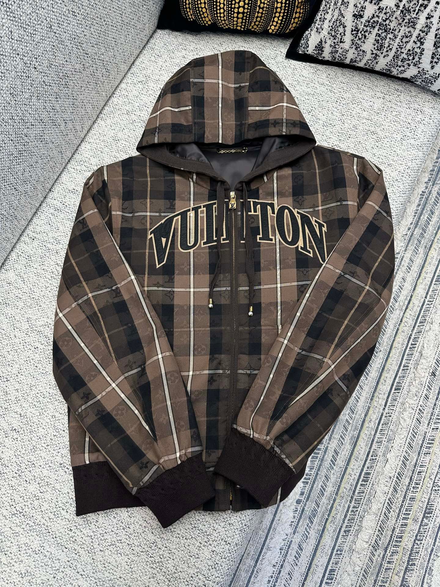 LV Hooded Blouson 112408